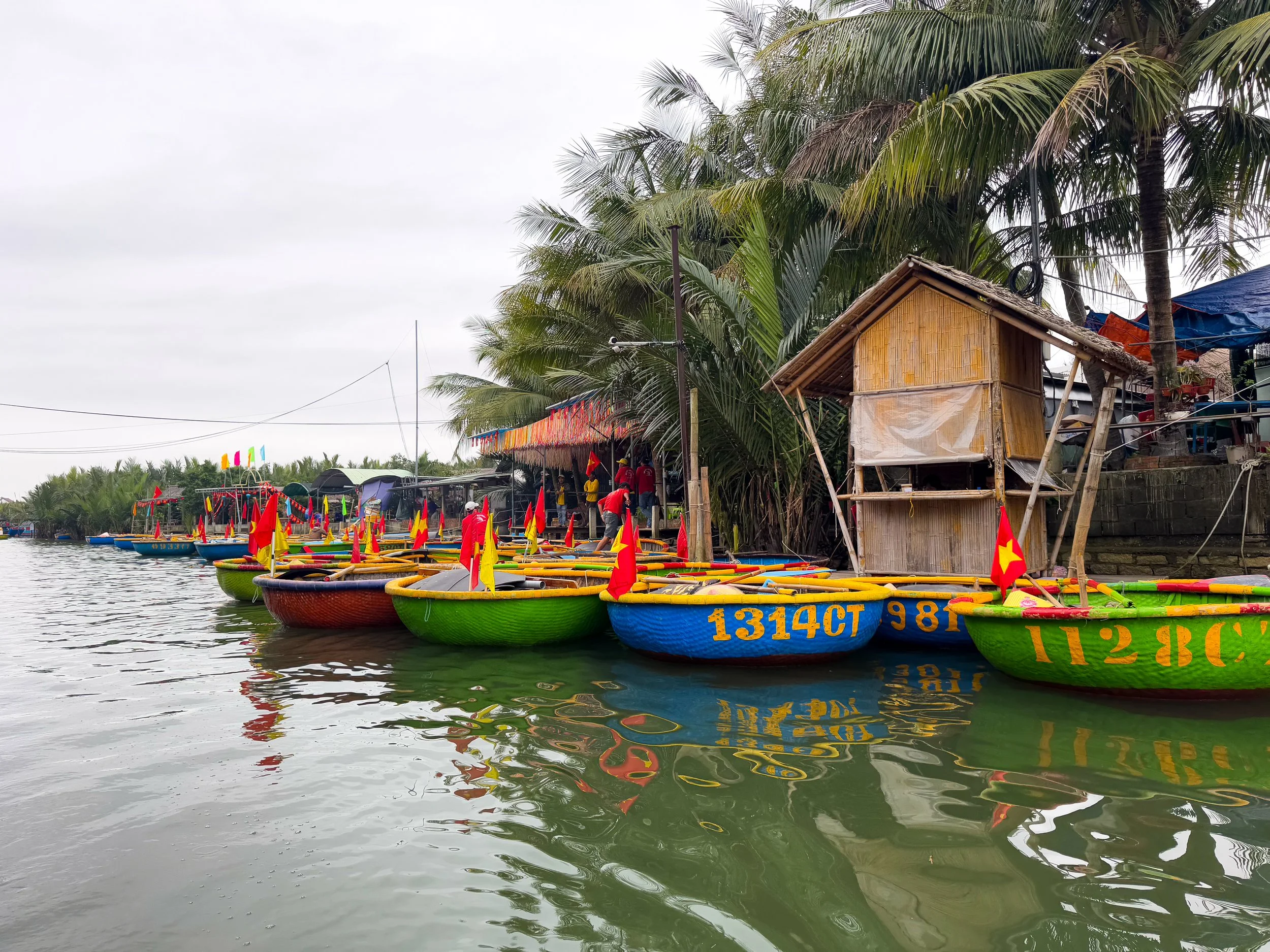 Coconut_Basket_Boats_02.jpg