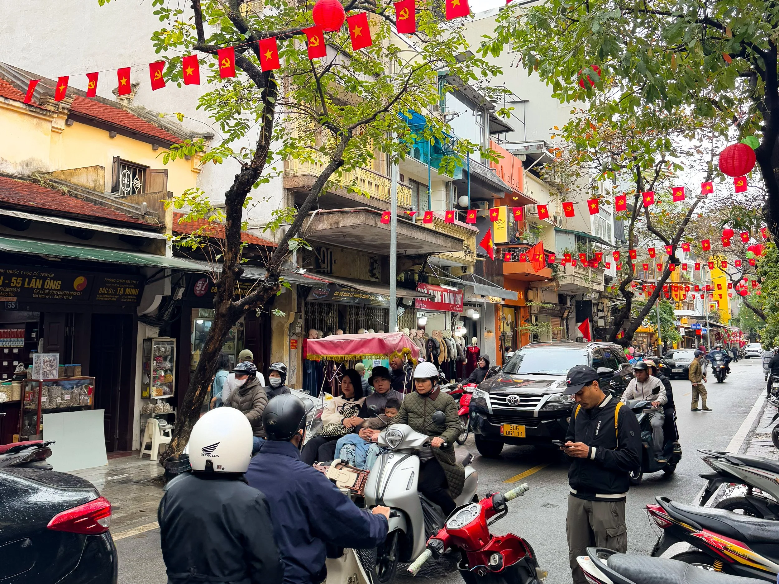 Hanoi_ Old_Quarter_08.jpg