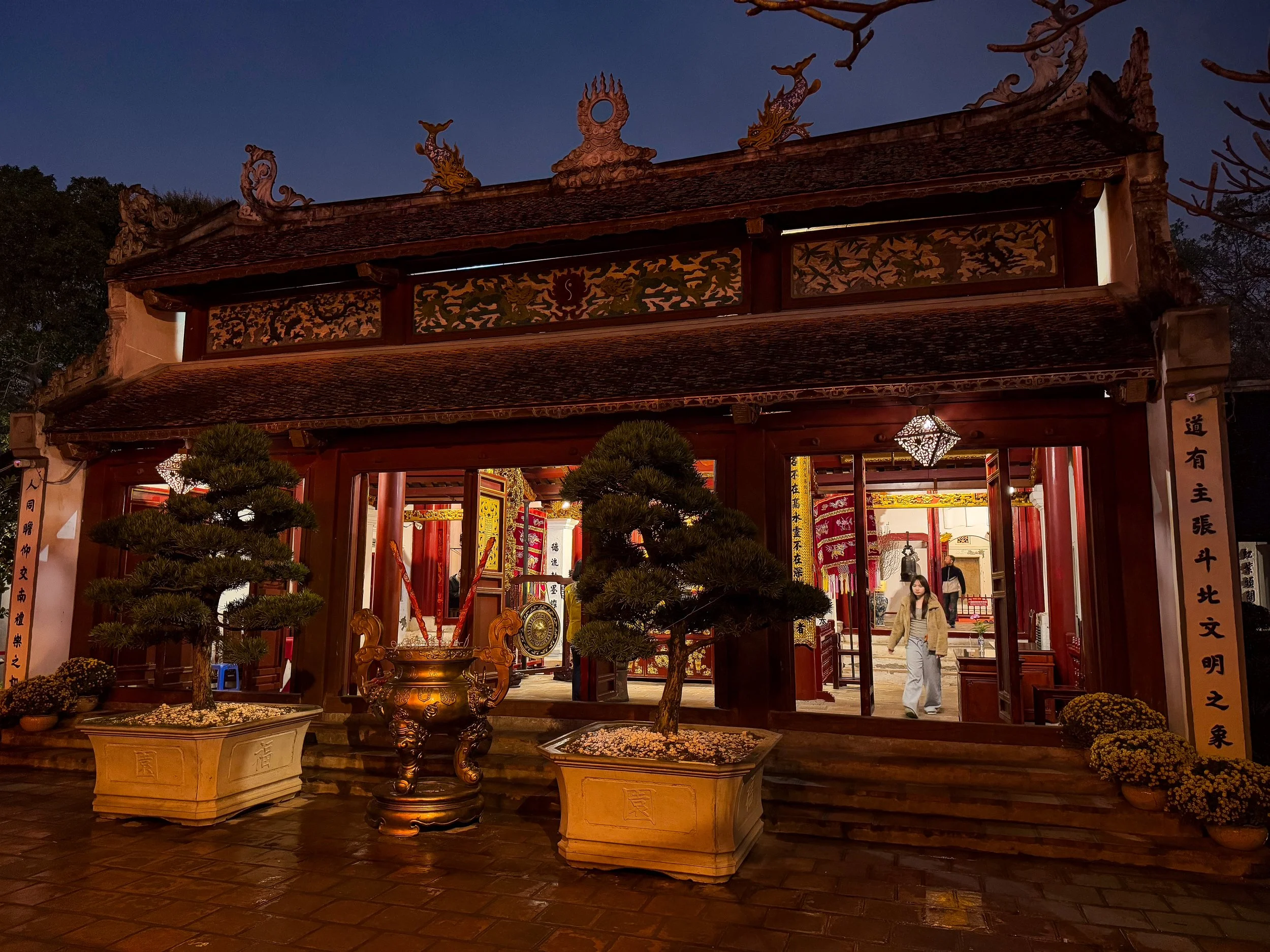 Hoan_Kiem_Lake_&_Temple_05.jpg