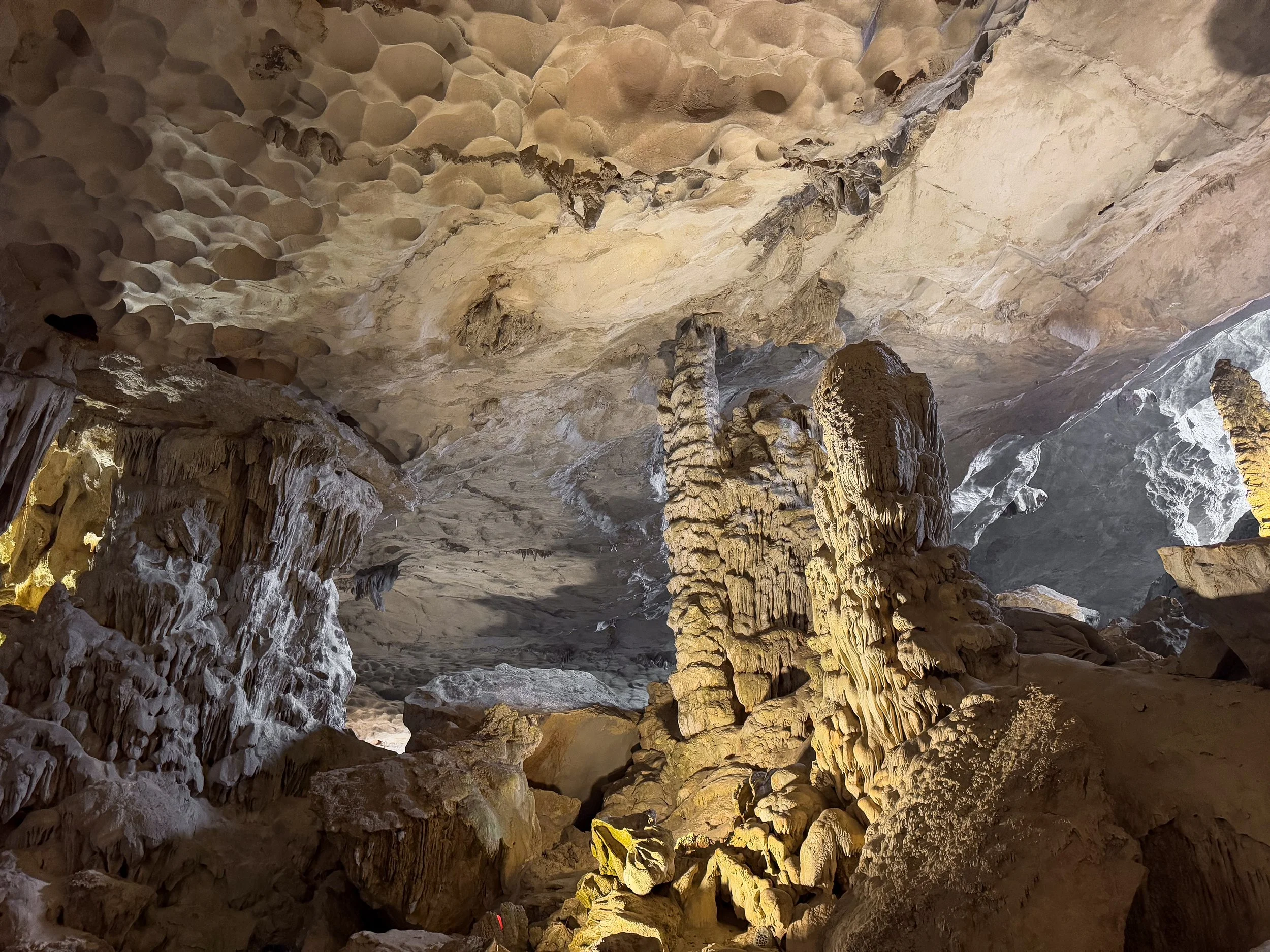 Sung_Sot_Cave_02.jpg