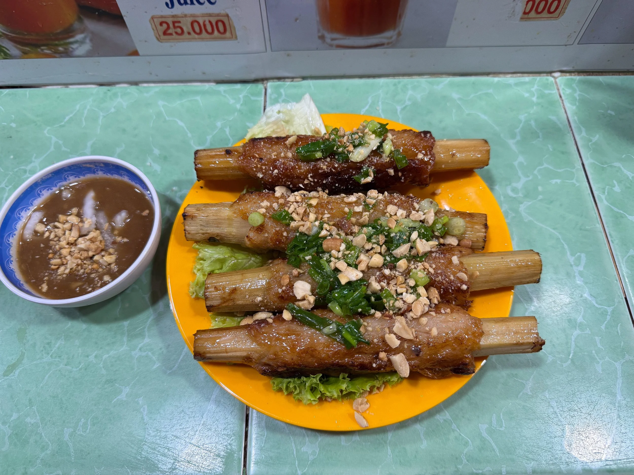 Vietnamese_Street_Food_01.jpg