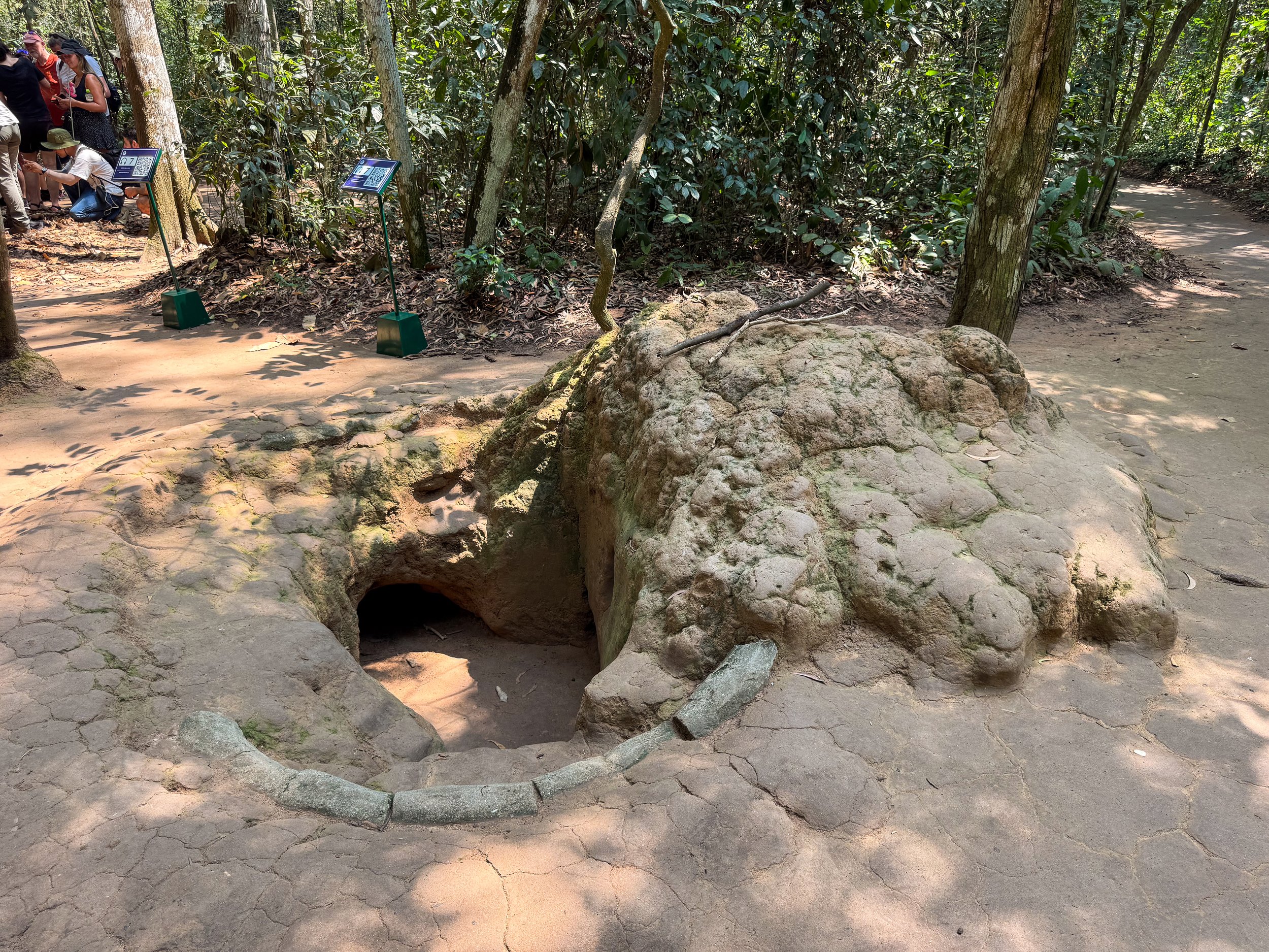 Cu_Chi_Tunnels_05.jpg
