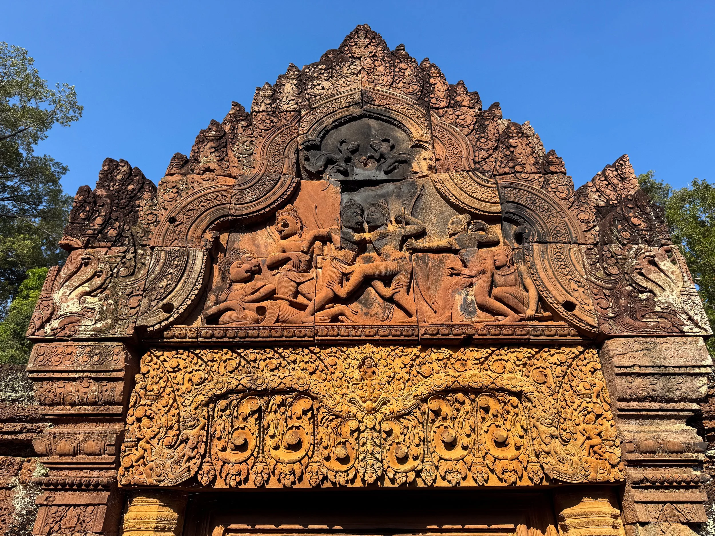Banteay_Srei_Temple_05.jpg