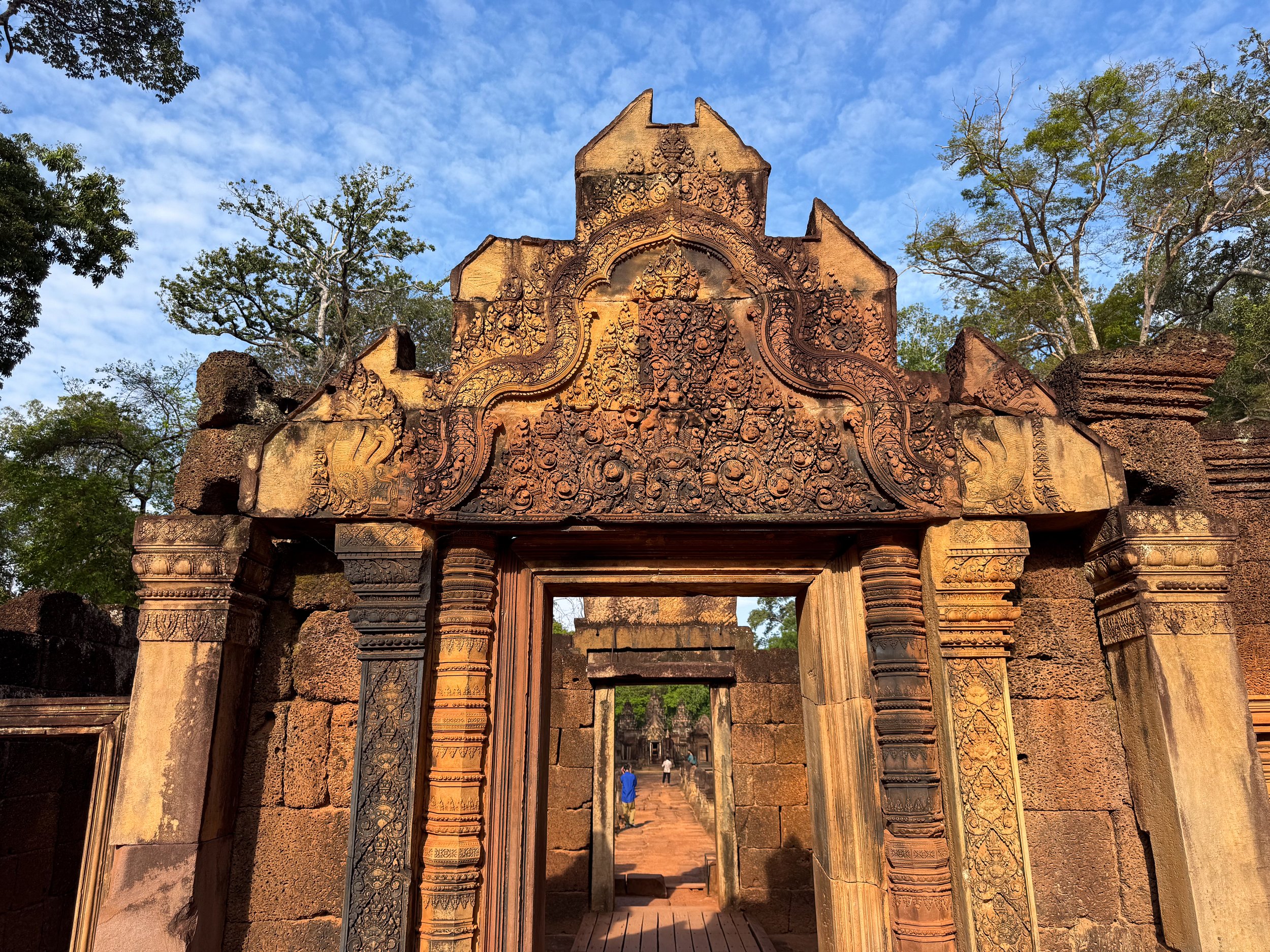 Banteay_Srei_Temple_07.jpg