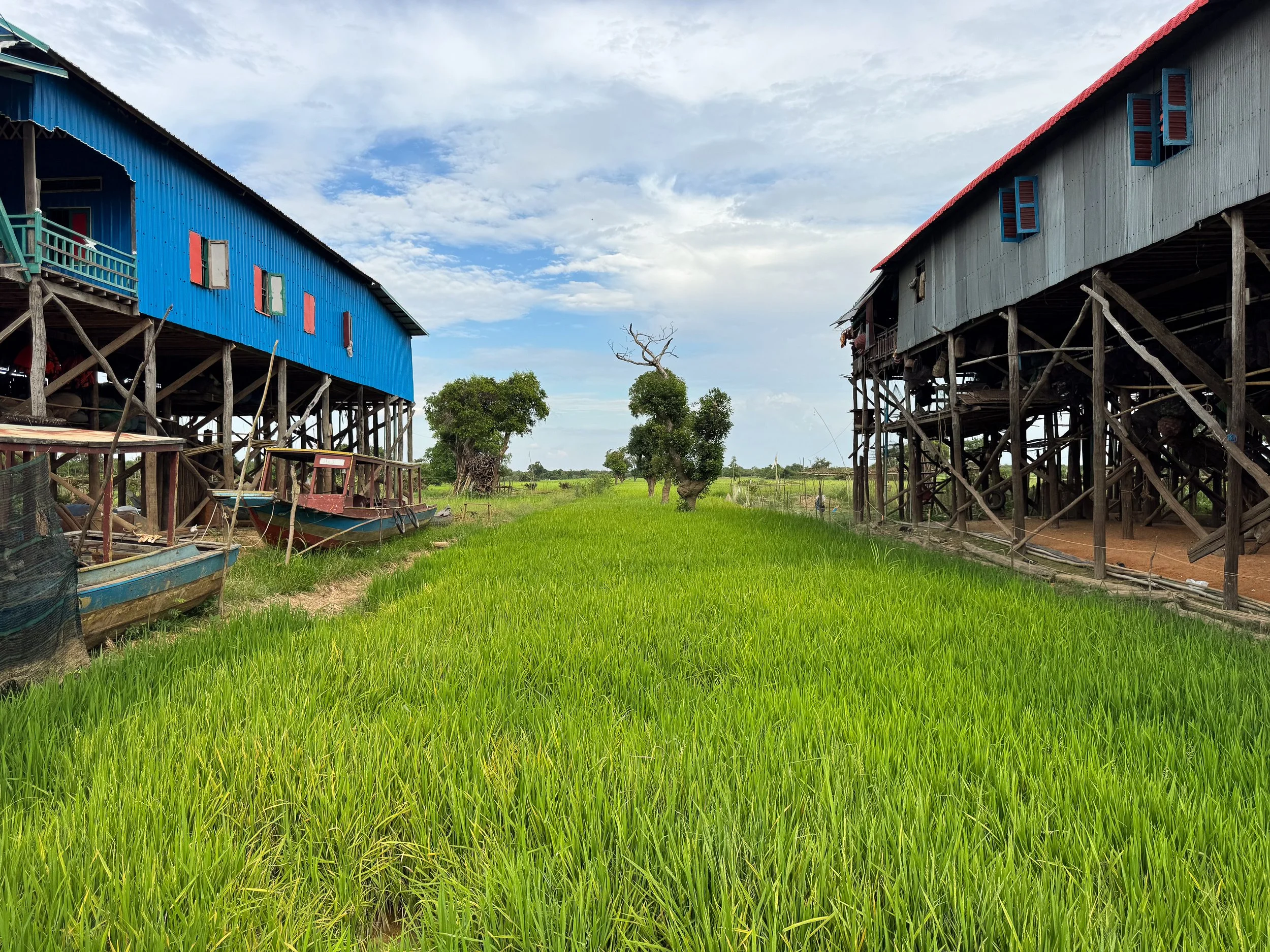 Lake_Tonle_Sap_Stilt_Village_05.jpg