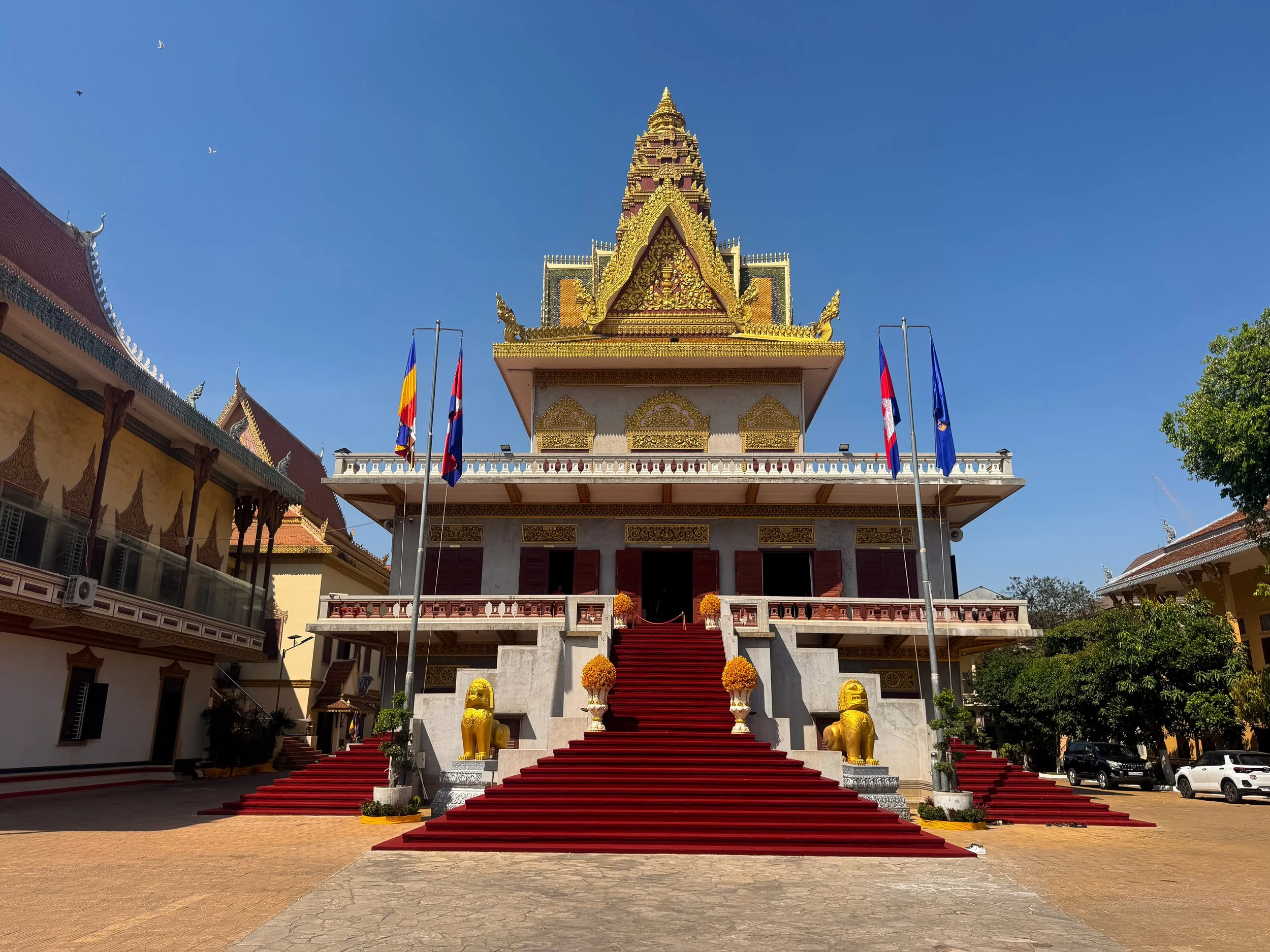 Wat_Ounalom_Monastery_03.jpg