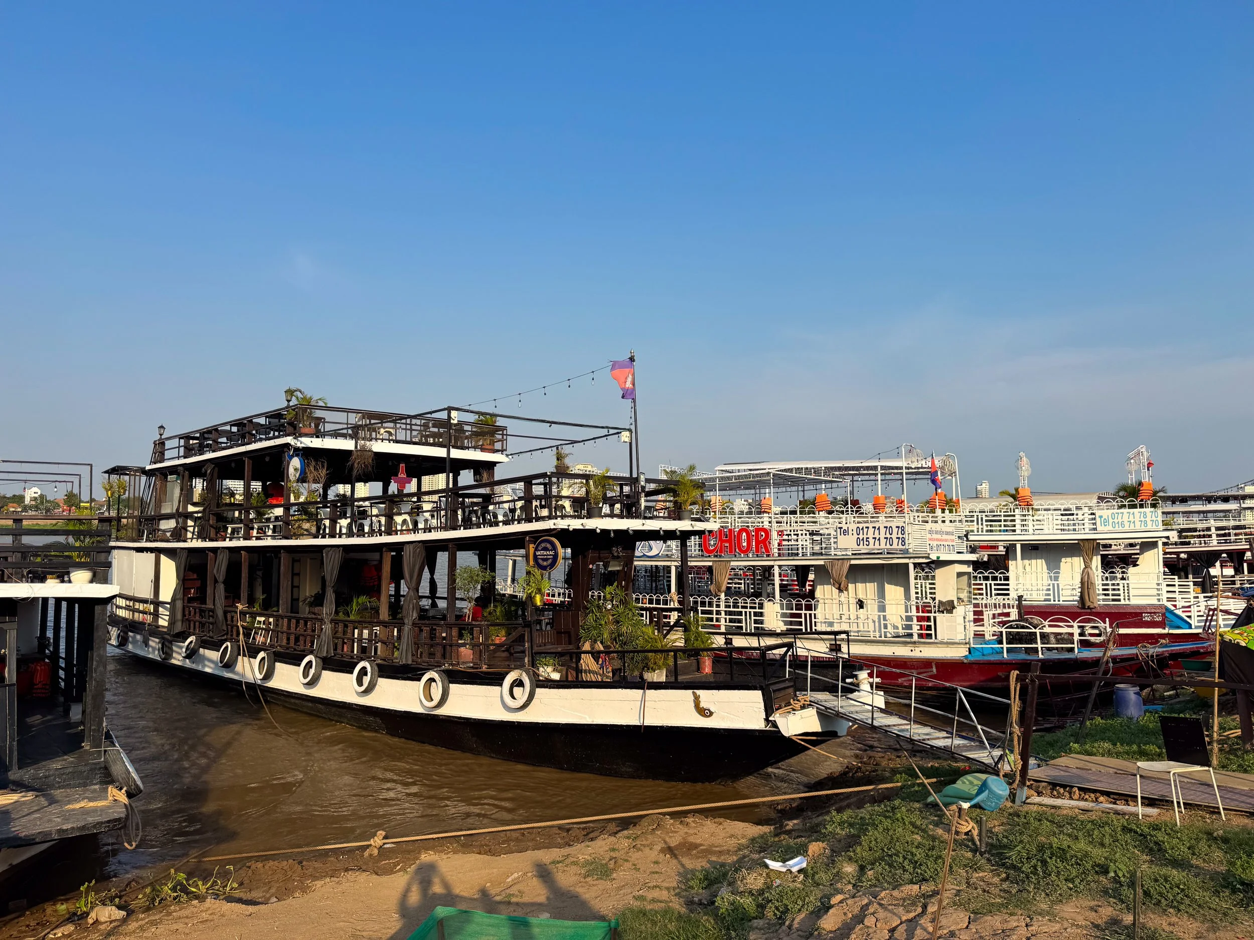 Tonle_Sap_River_Cruise_04.jpg