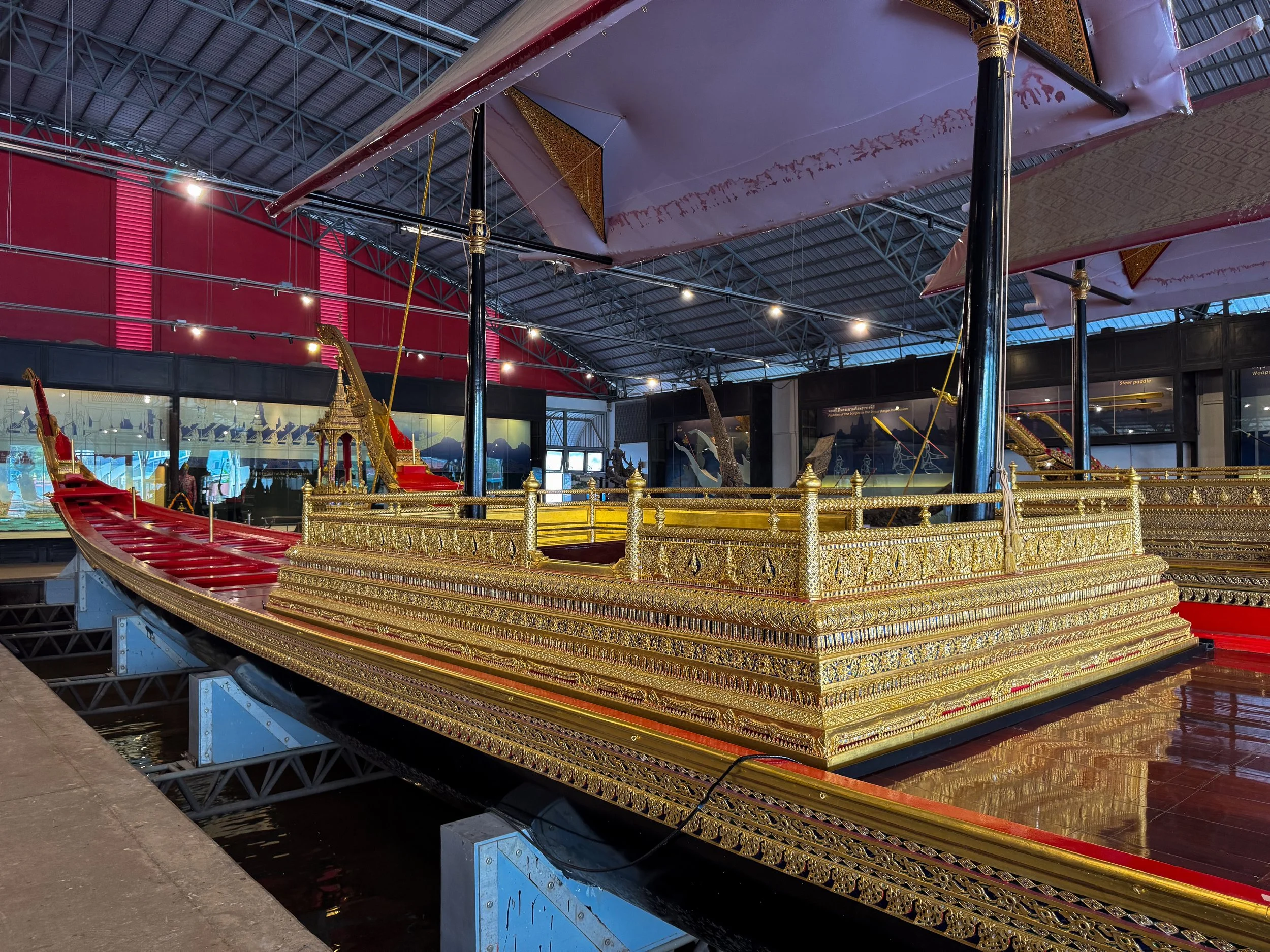 Royal_Barges_National_Museum_04.jpg