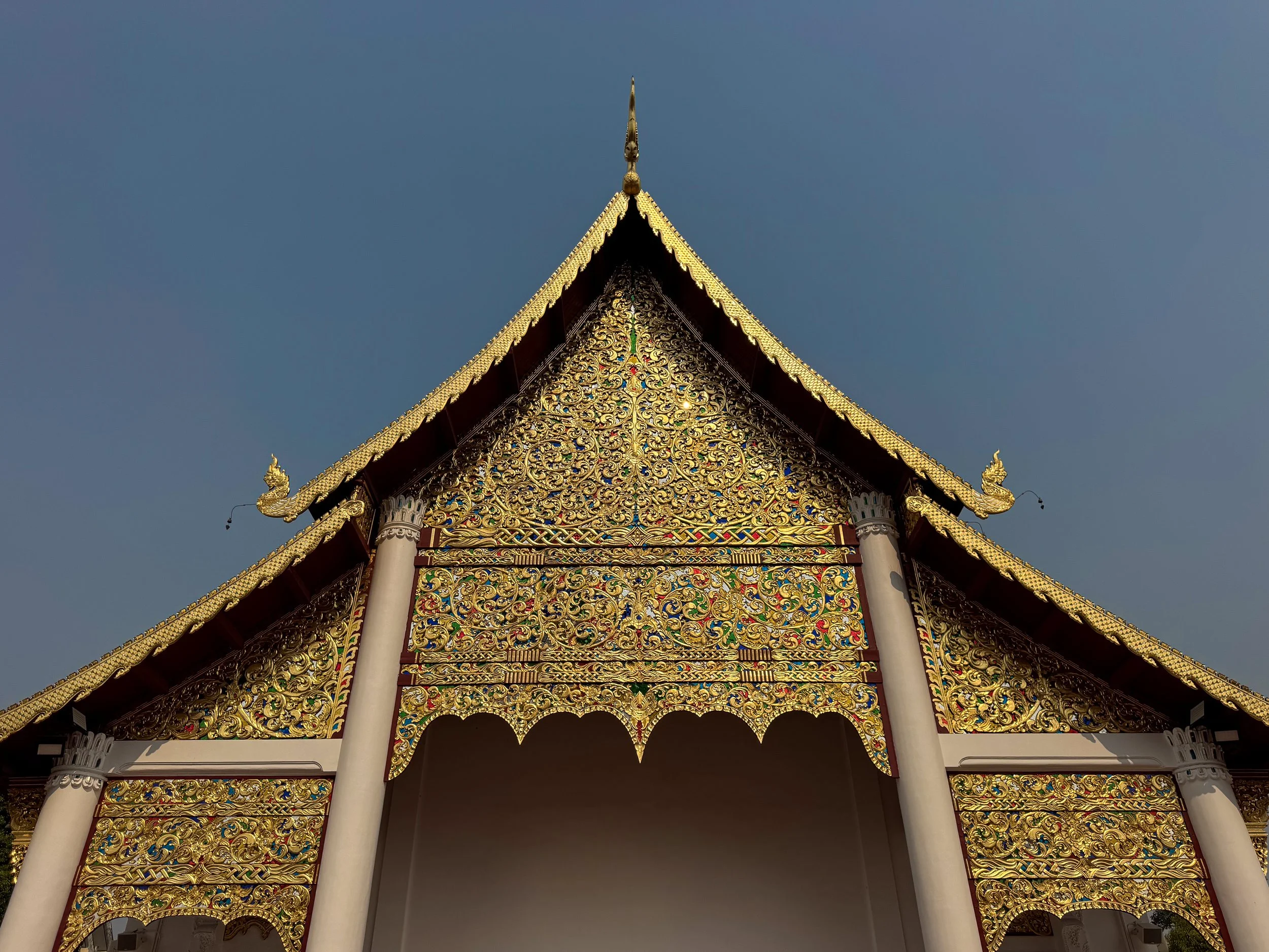 Wat_Chedi_Luang_Varavihara_04.jpg