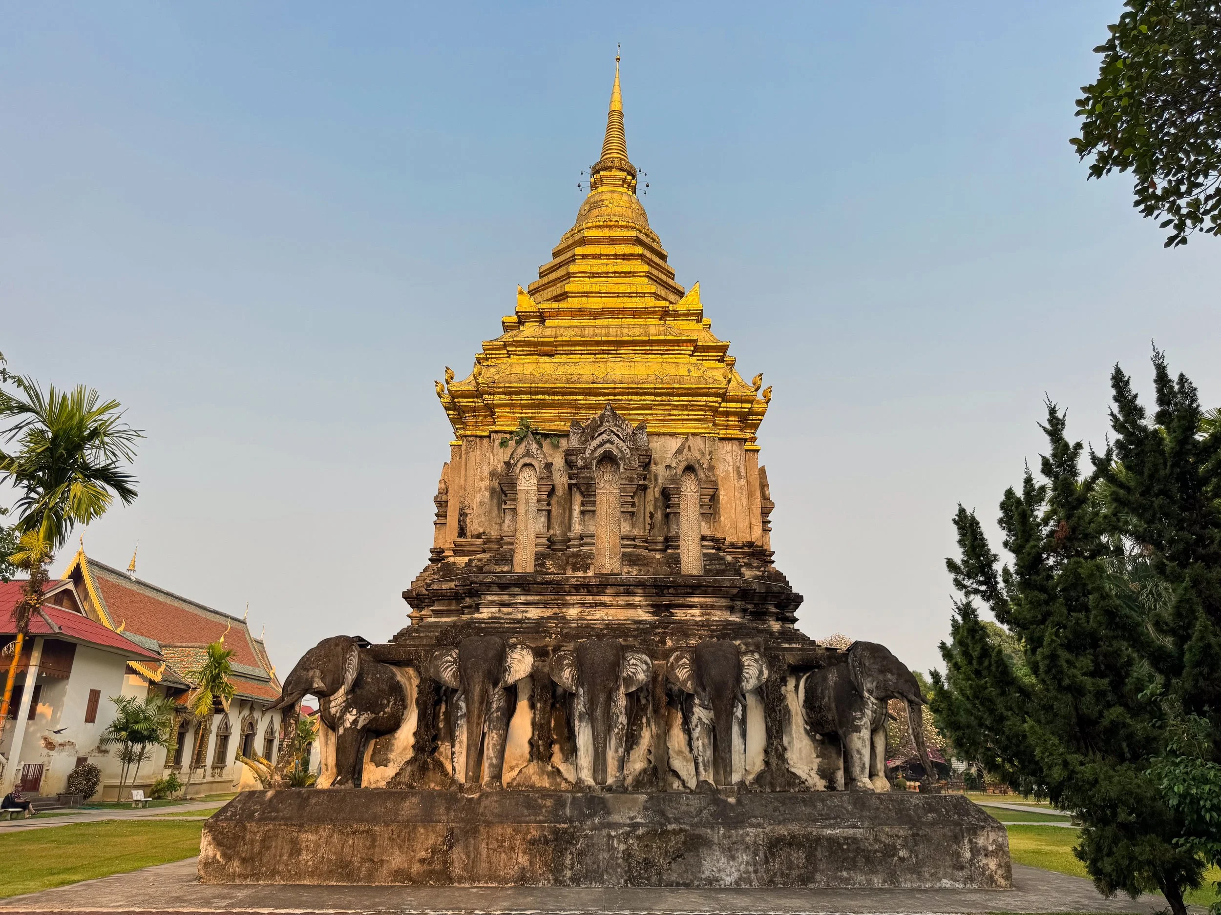 Wat_Chiang_Mun_02.jpg