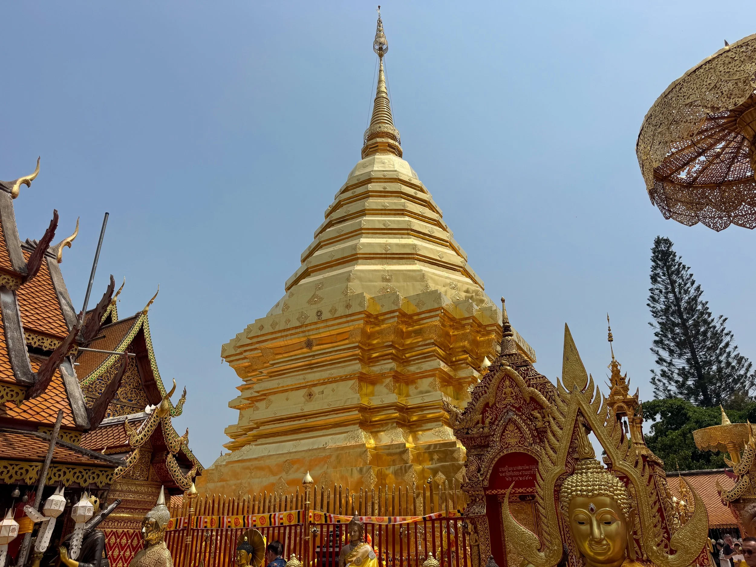 Wat_Phra_That_Doi_Suthep_02.jpg