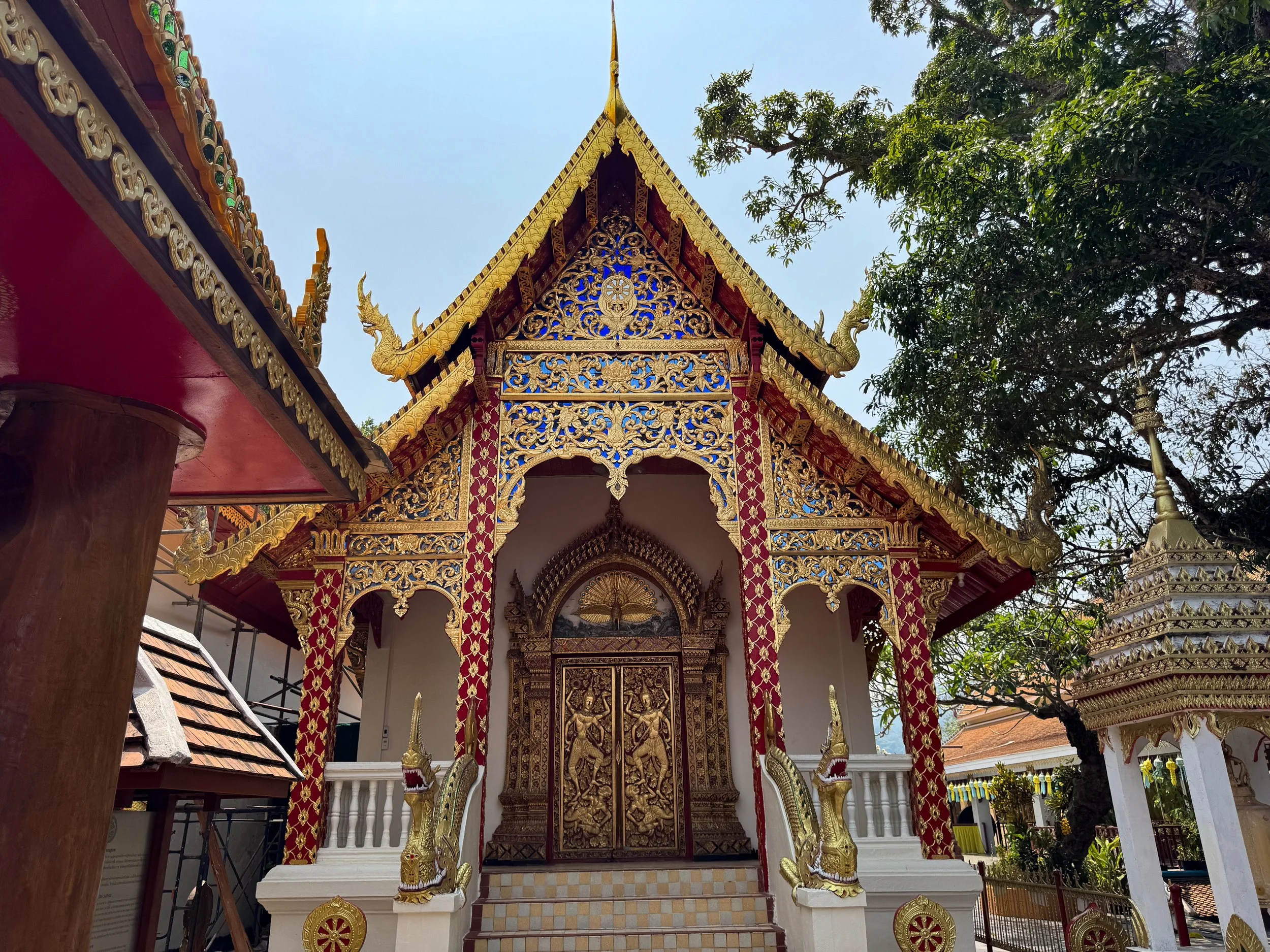 Wat_Phra_That_Doi_Suthep_04.jpg