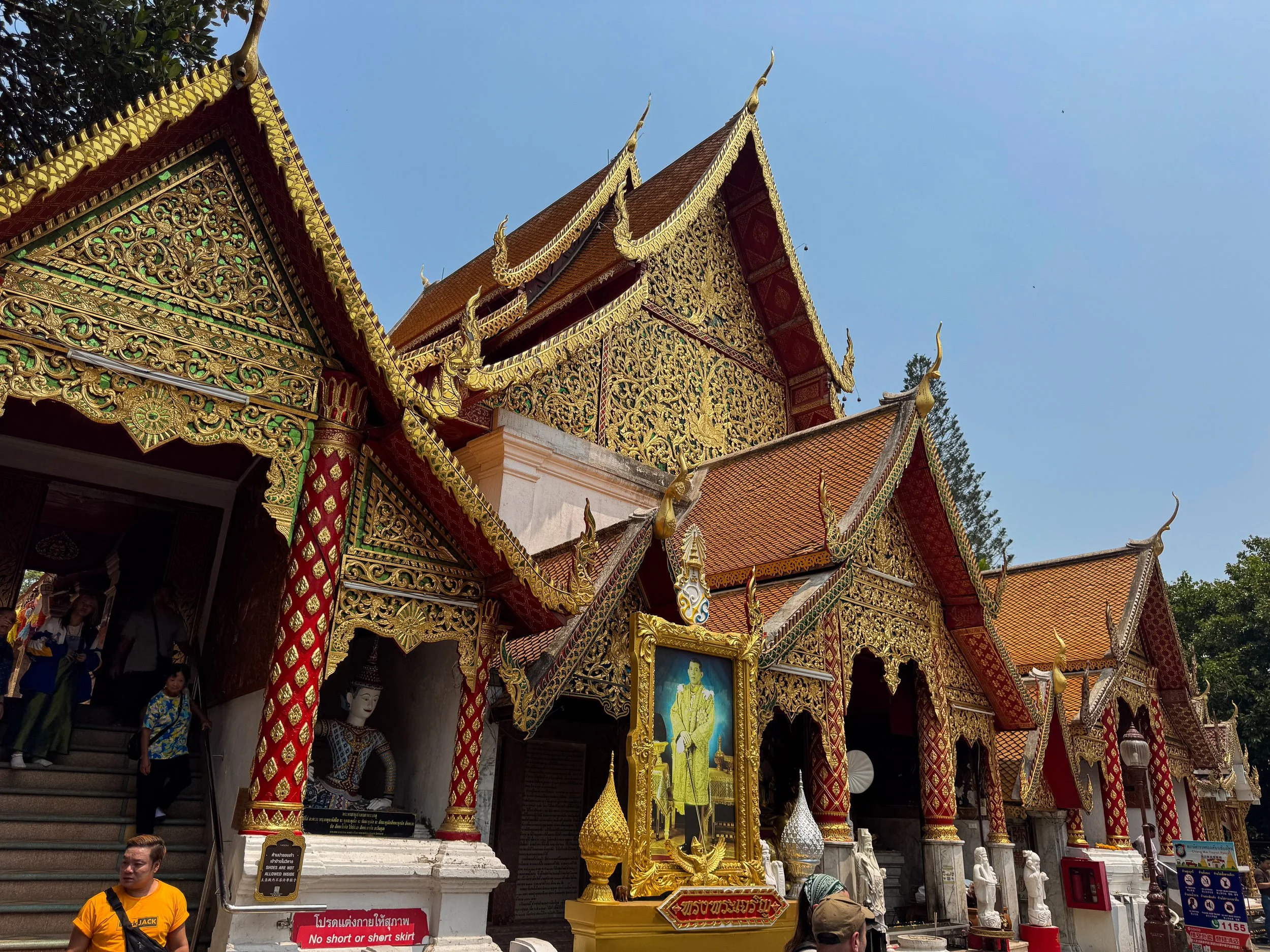 Wat_Phra_That_Doi_Suthep_03.jpg