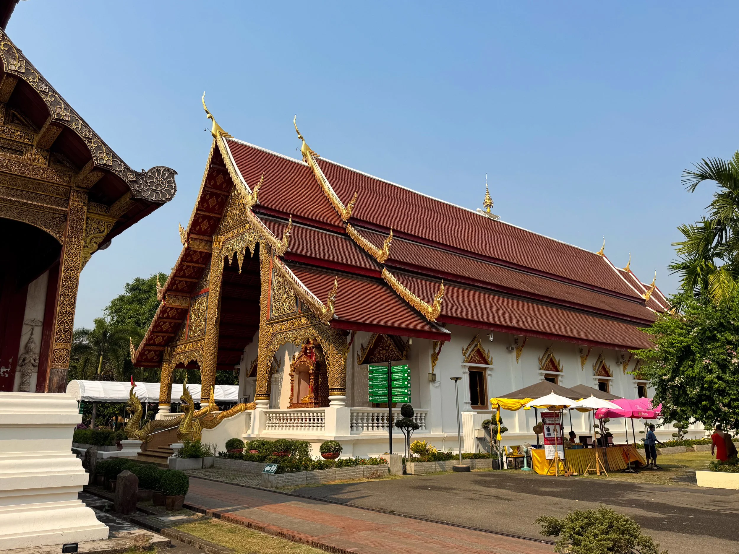 Wat_Phra_Singh_Woramahawihan_06.jpg
