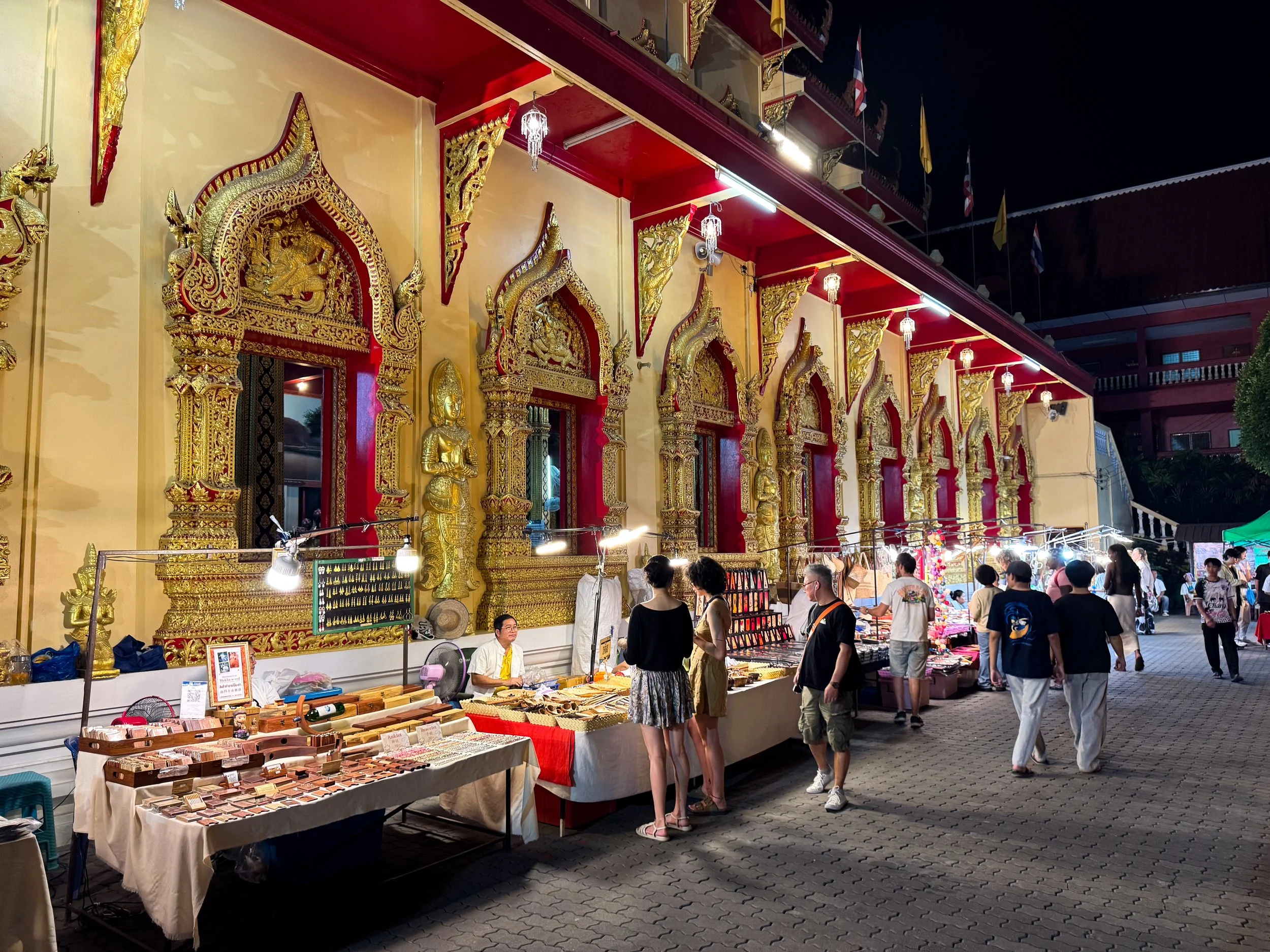 Chiang_Mai_Night_Markets_02.jpg