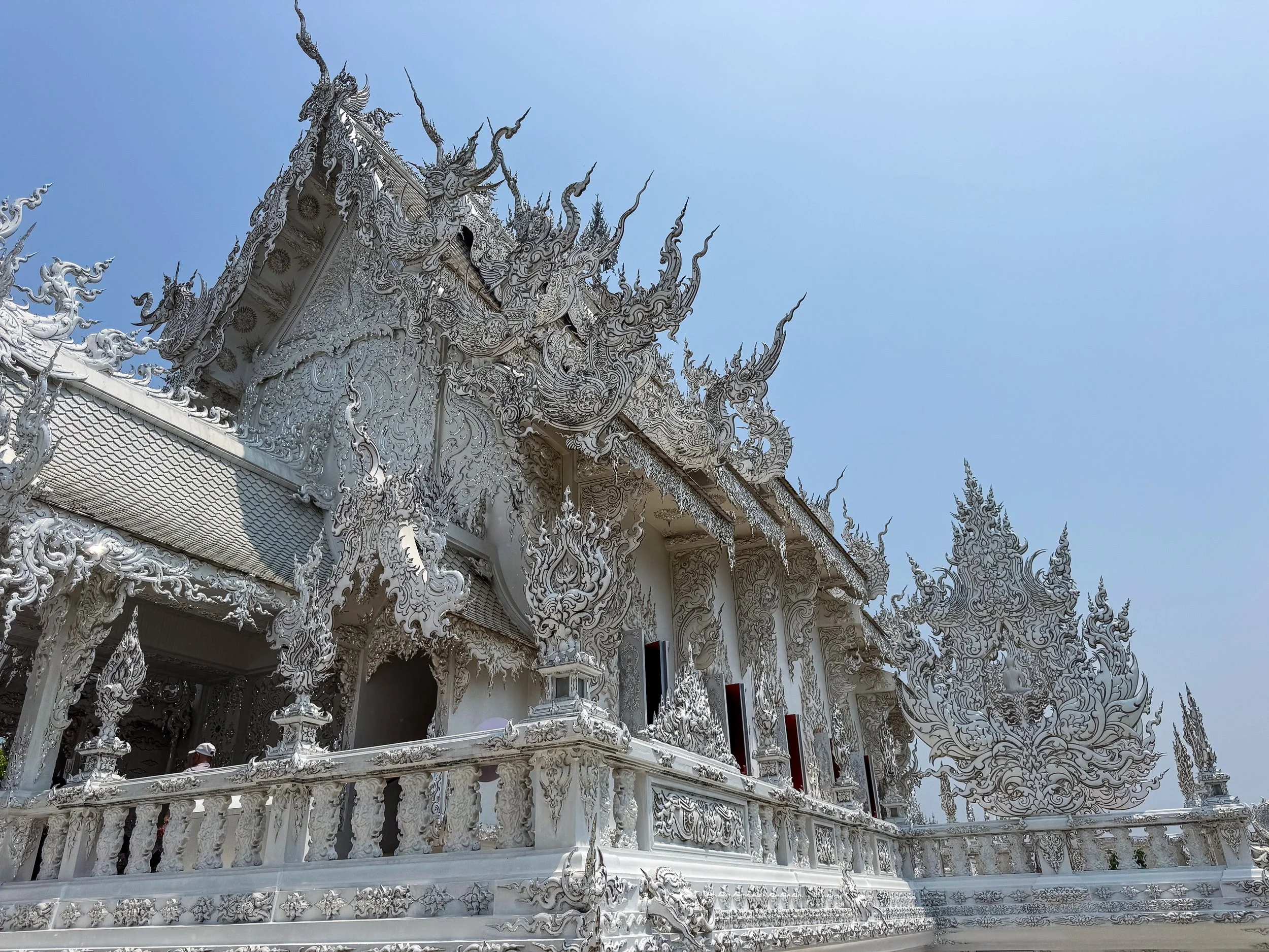 The_White_Temple_04.jpg