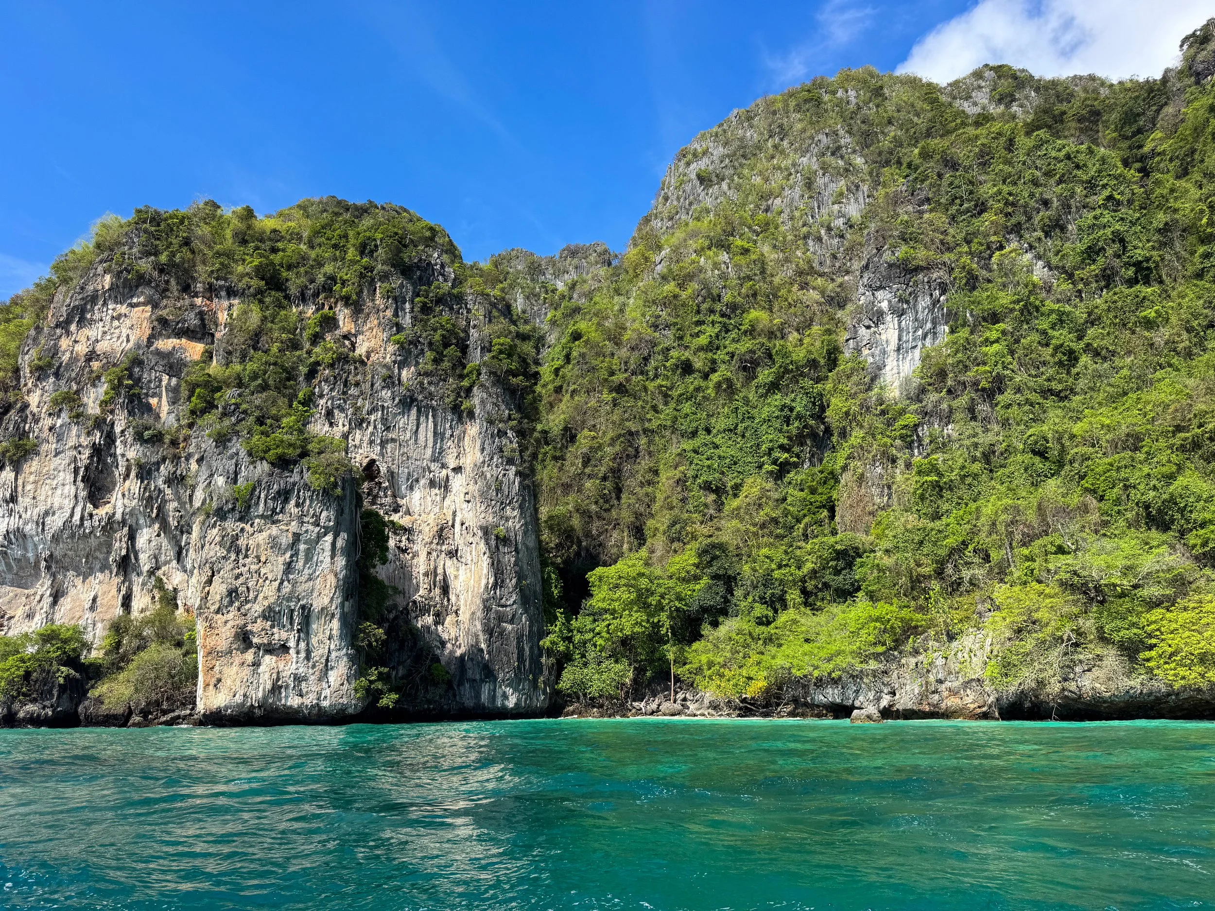 Ko_Phi_Phi_Le_Island_02.jpg