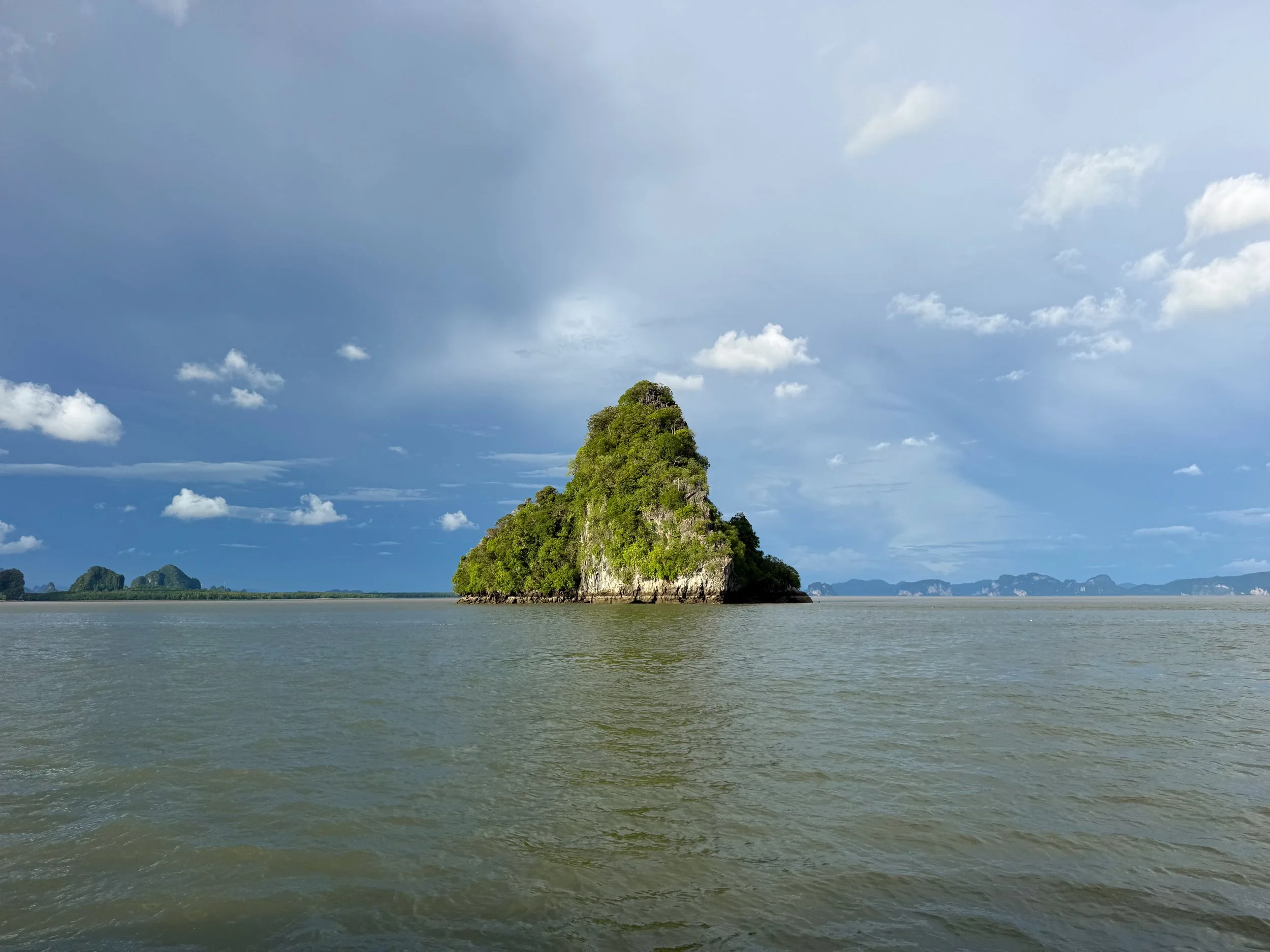 Ao_Phang_Nga_National_Park_03.jpg