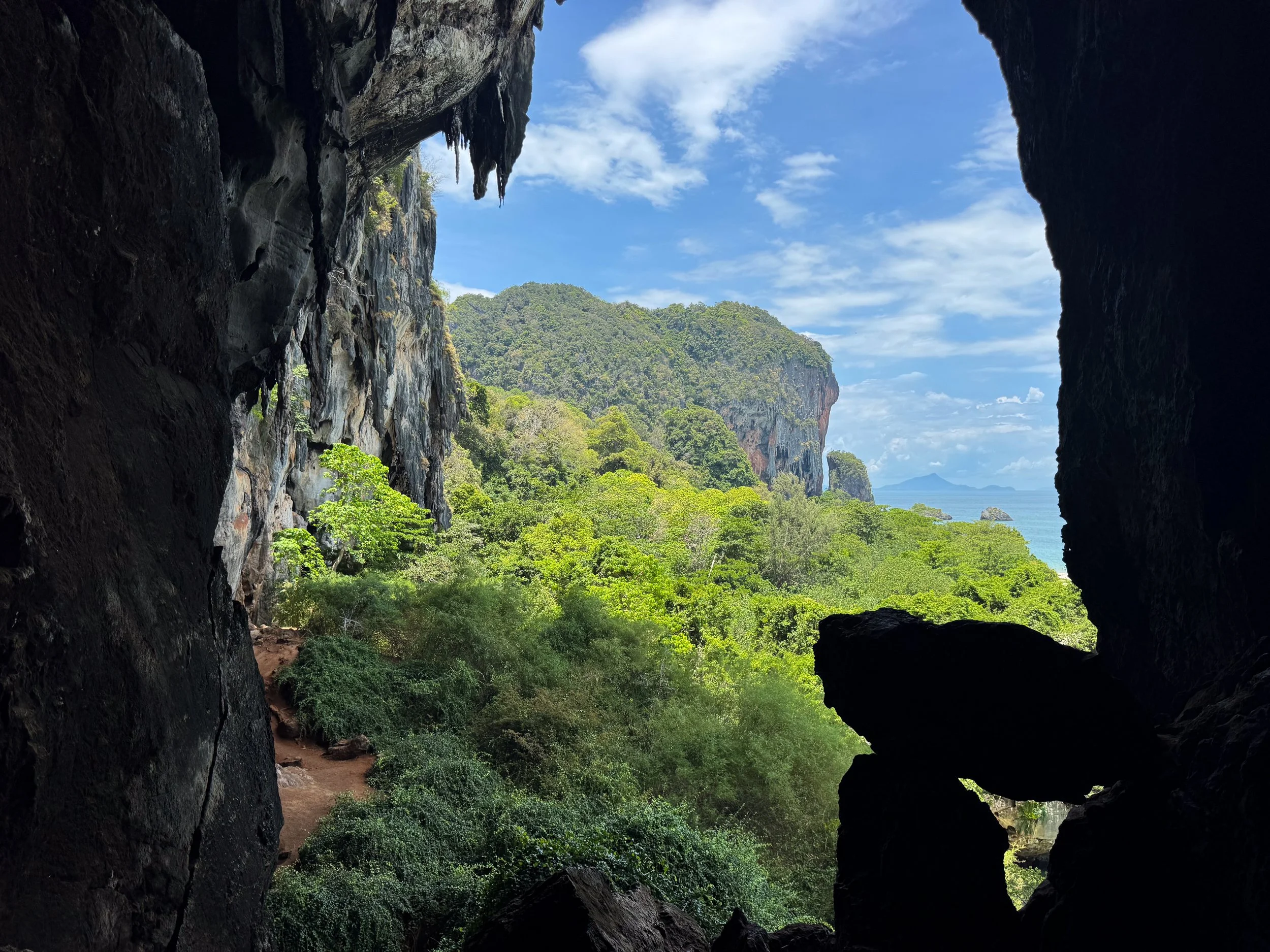 Railay_Beach_West_Viewpoint_01.jpg