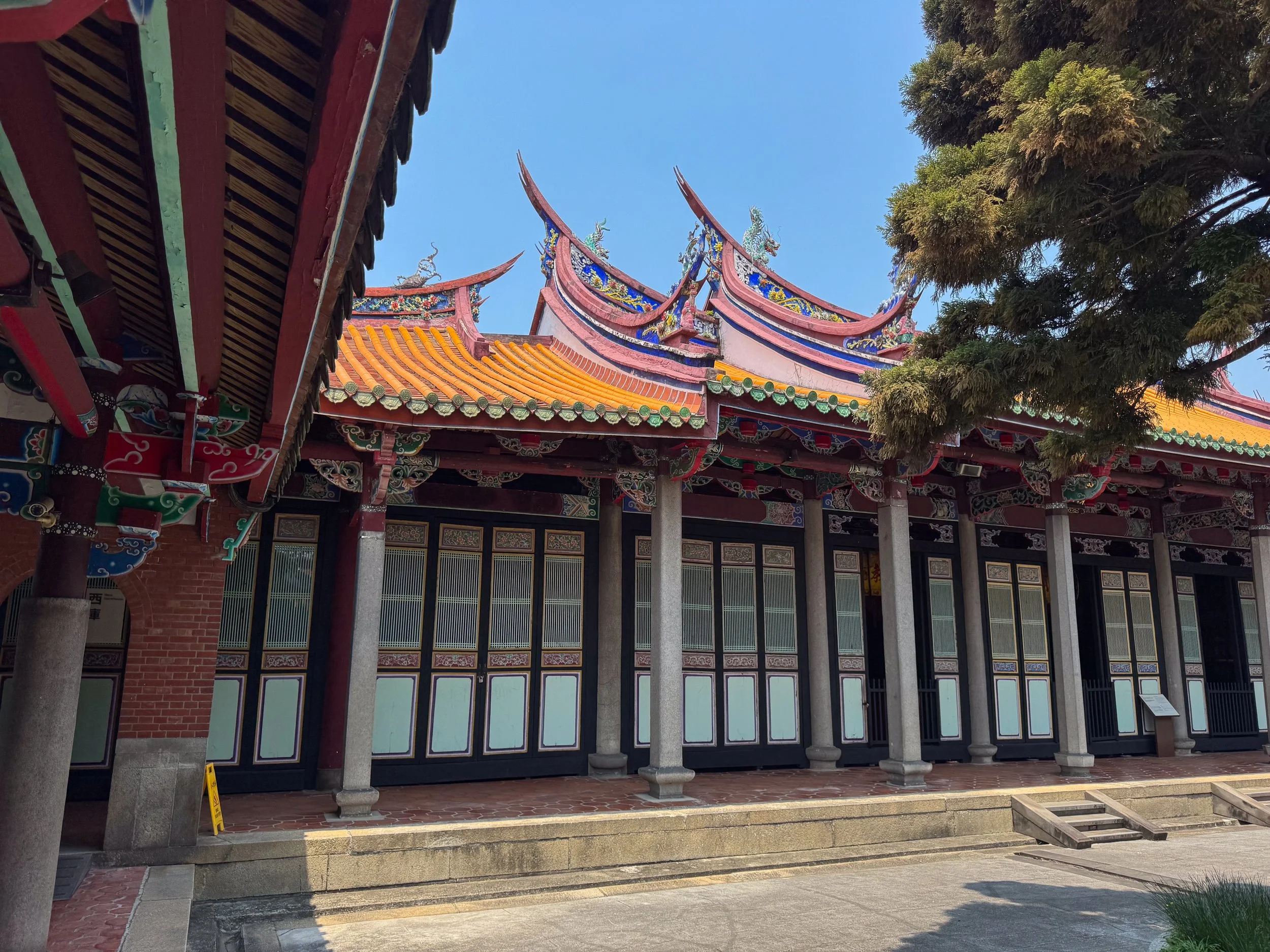 Taipei_Confucius_Temple_02.jpg