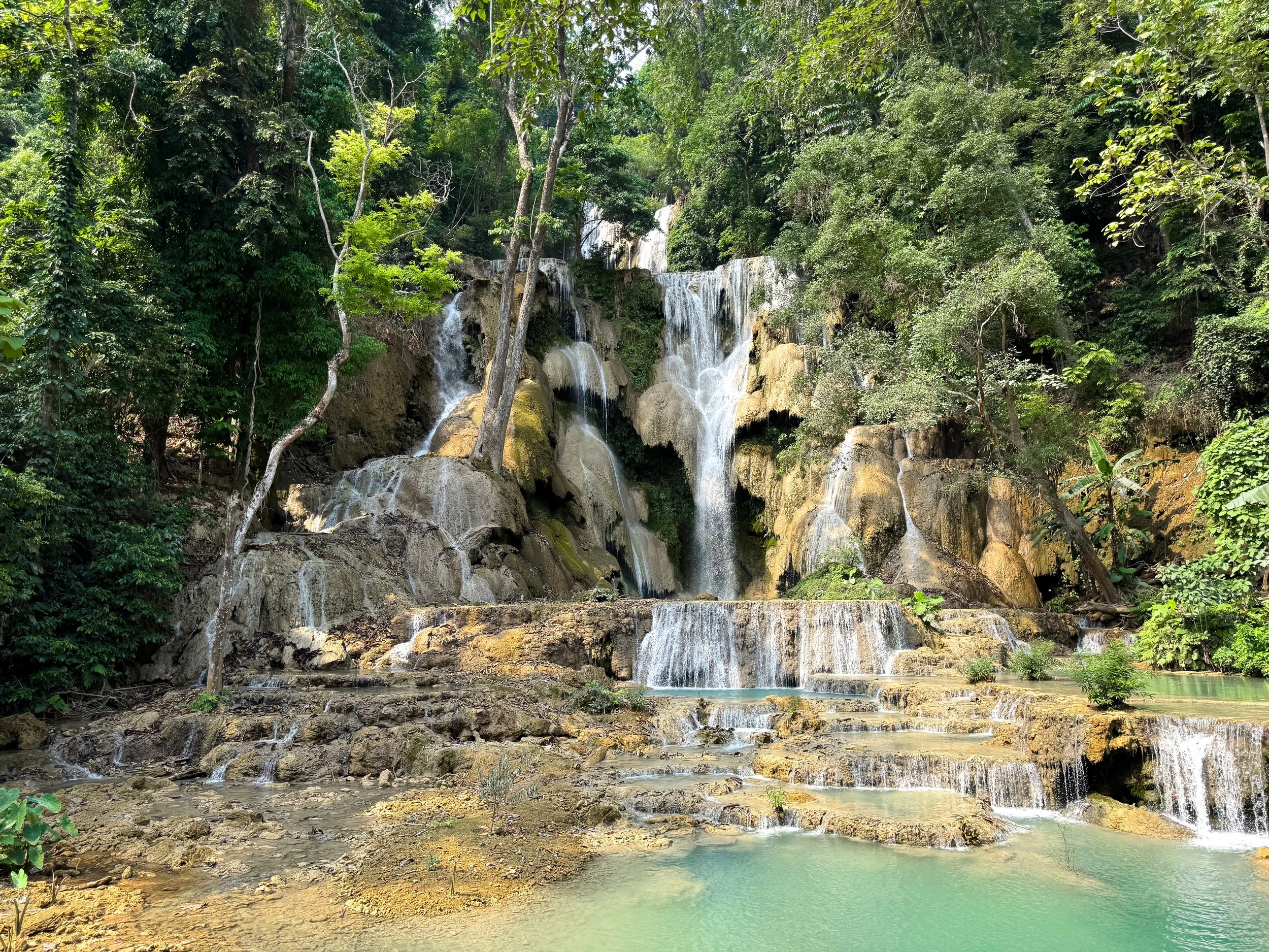 Kuang_Si_Waterfall_01.jpg