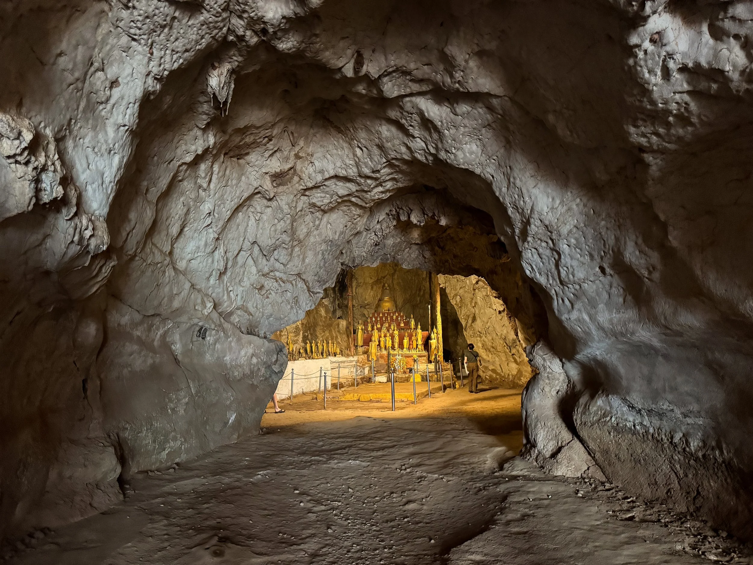 Pak_Ou_Caves_05.jpg