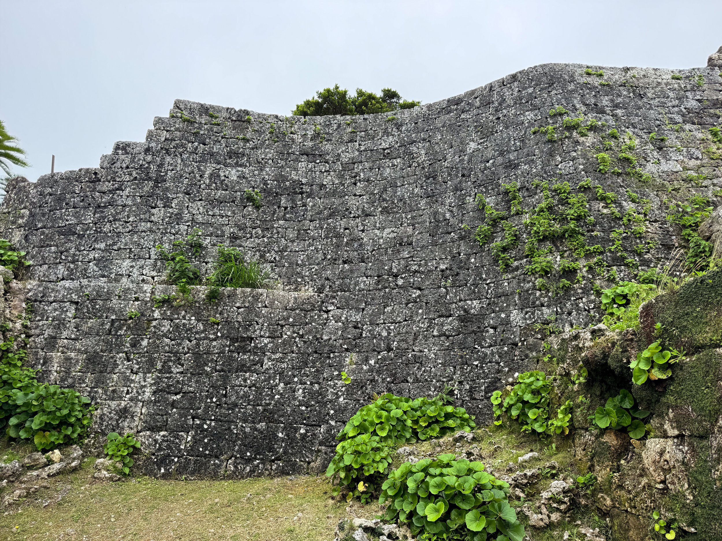 Nagagusuku_Castle_04.jpg