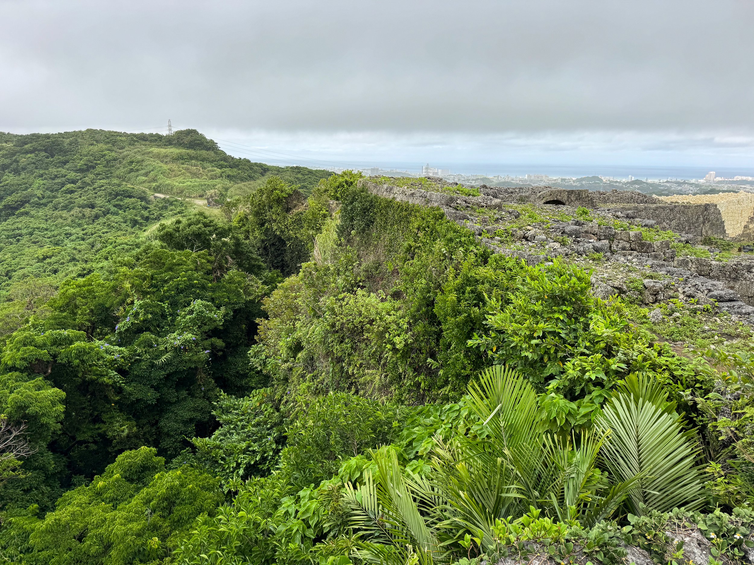 Nagagusuku_Castle_07.jpg