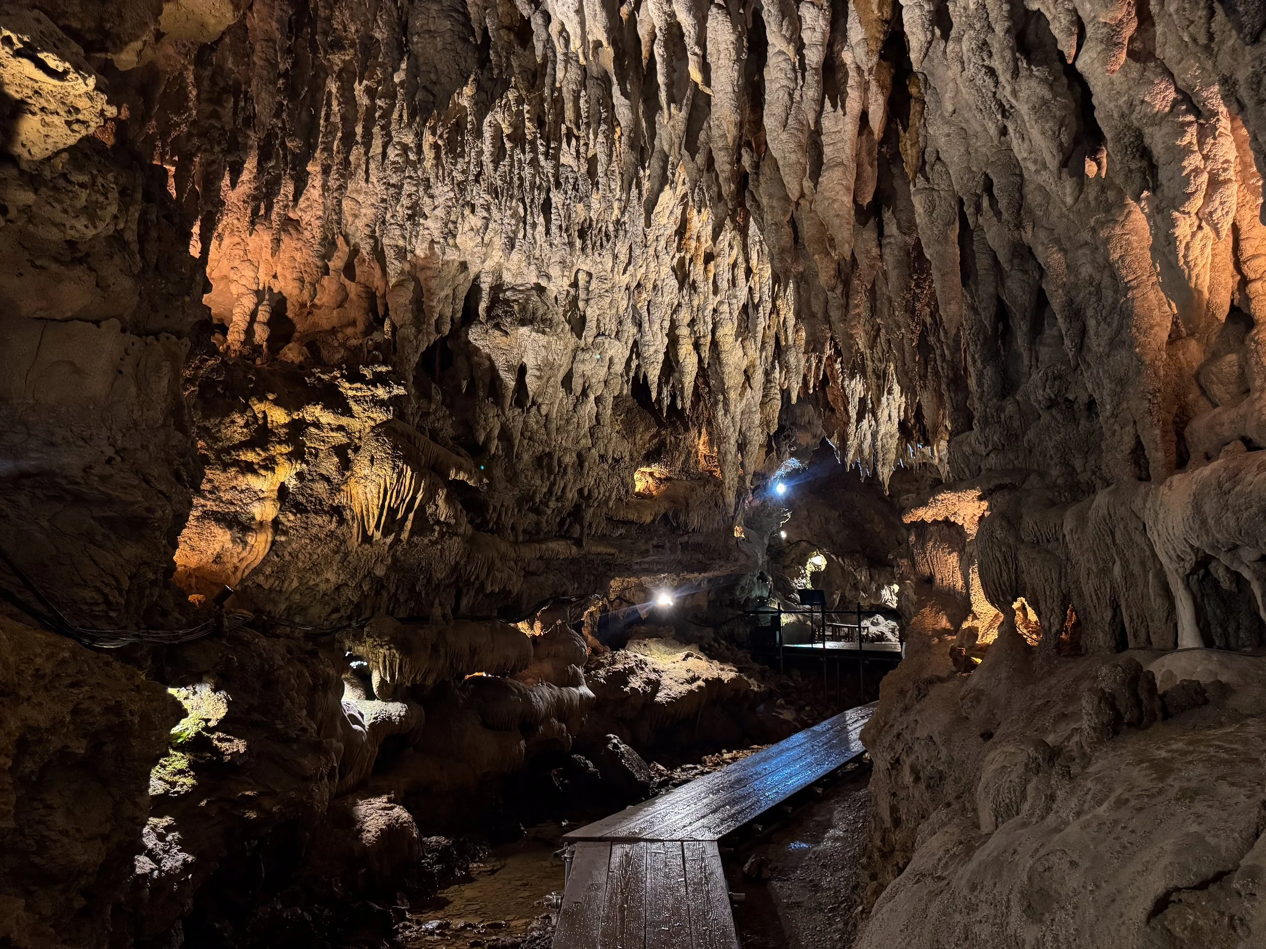 Cave_Okinawa_03.jpg