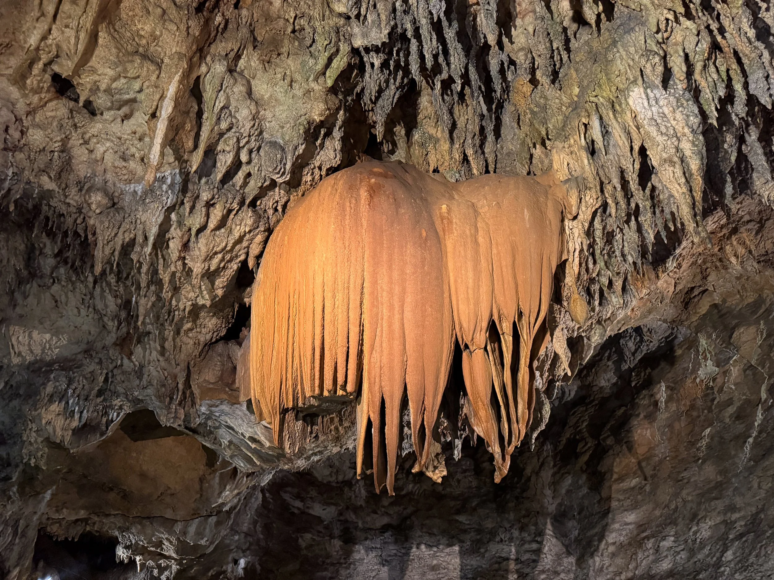 Cave_Okinawa_04.jpg