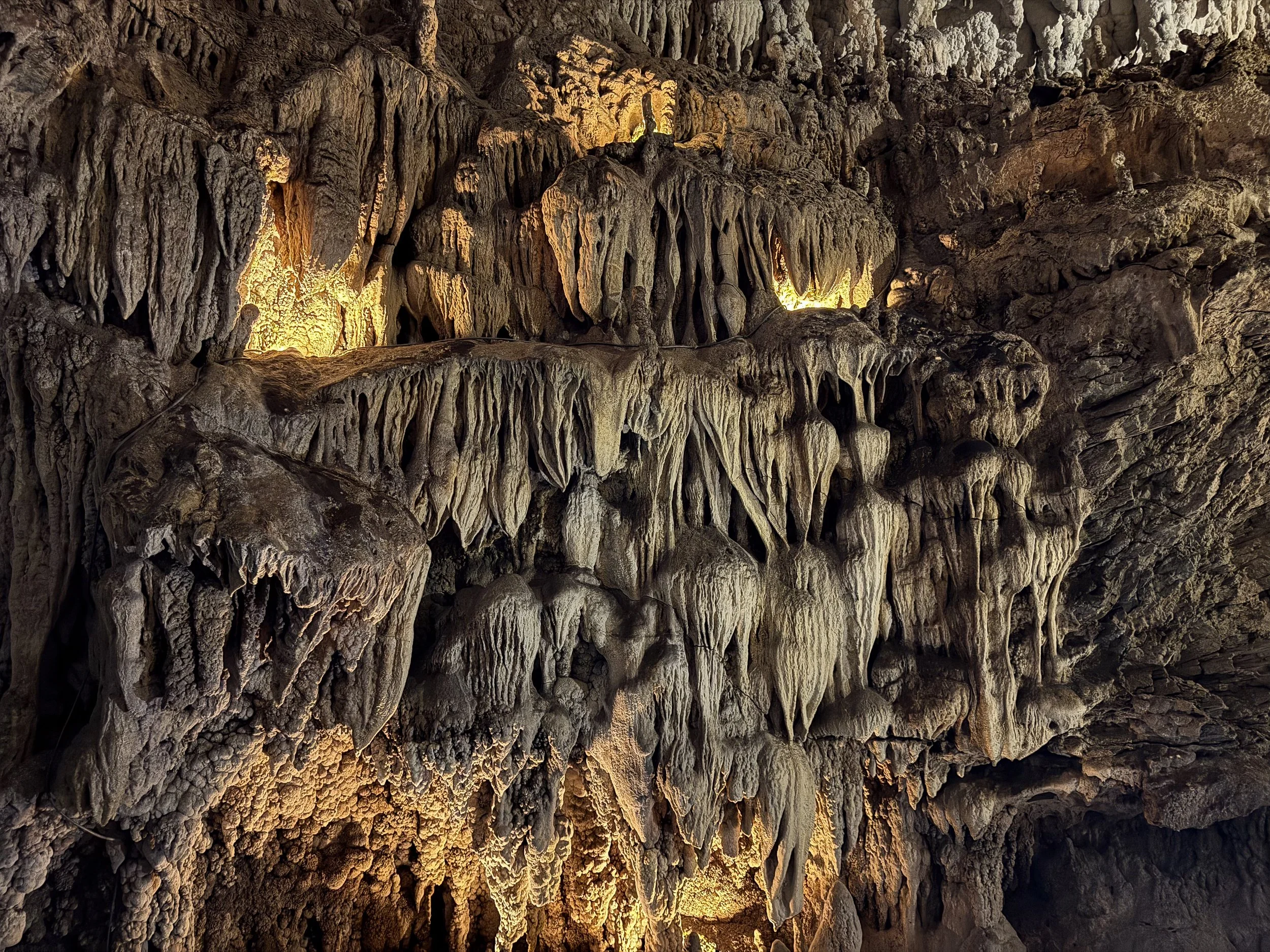 Cave_Okinawa_06.jpg