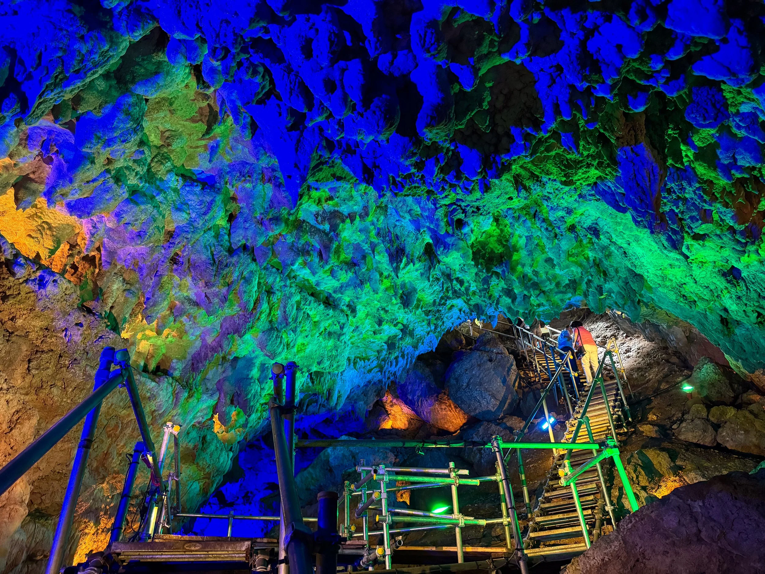 Cave_Okinawa_07.jpg
