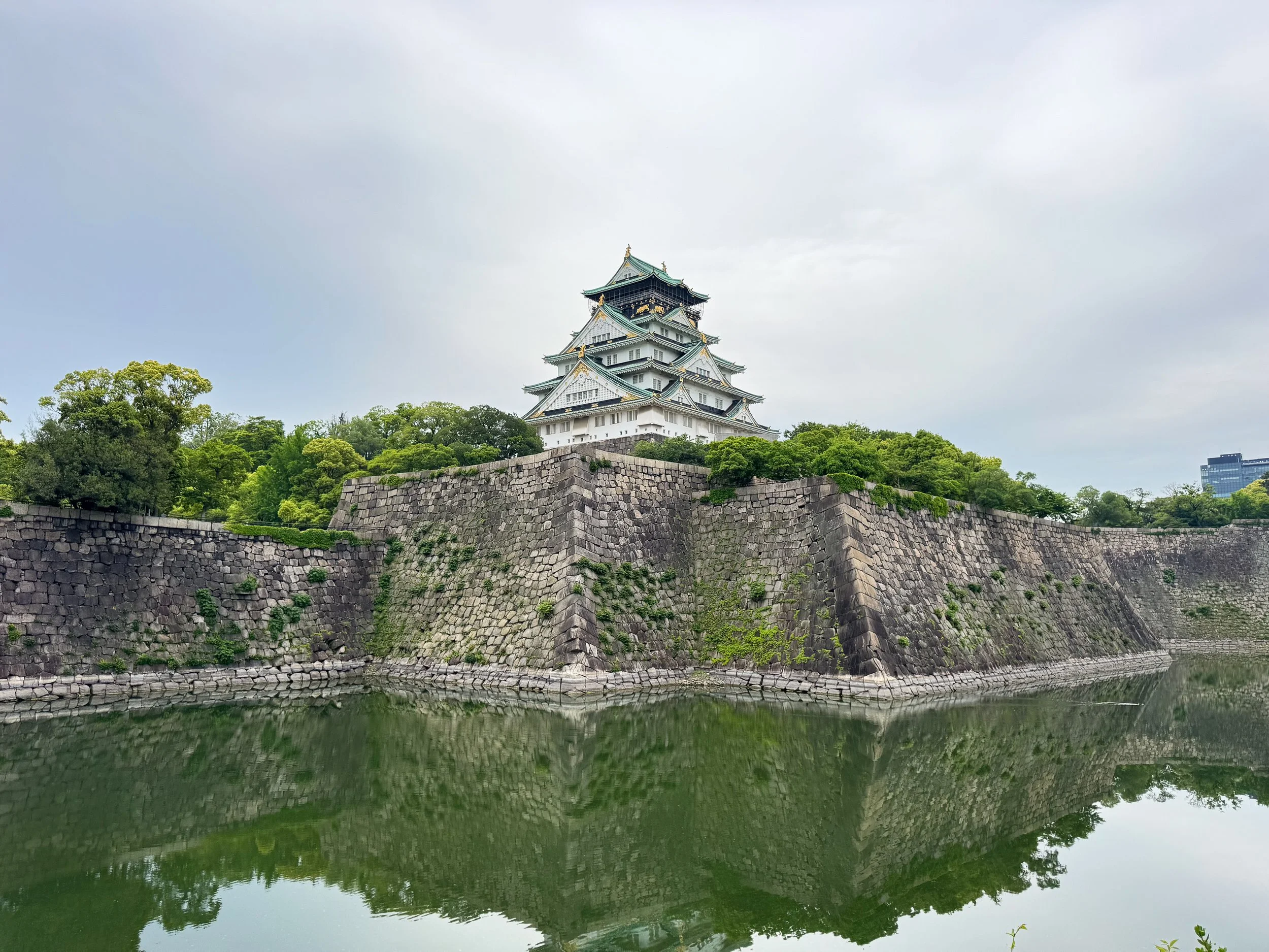 Osaka_Jo_Castle_01.jpg