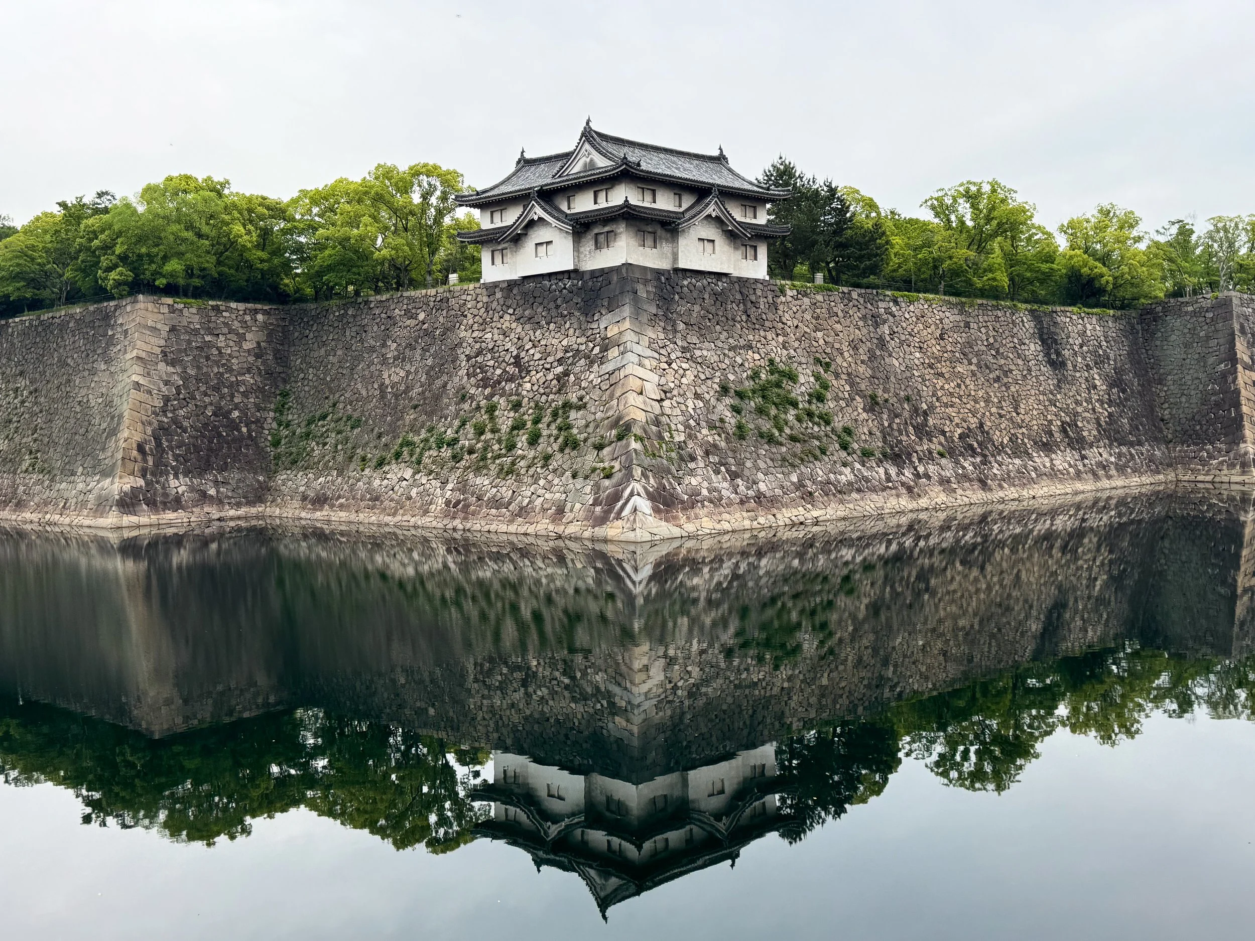 Osaka_Jo_Castle_02.jpg