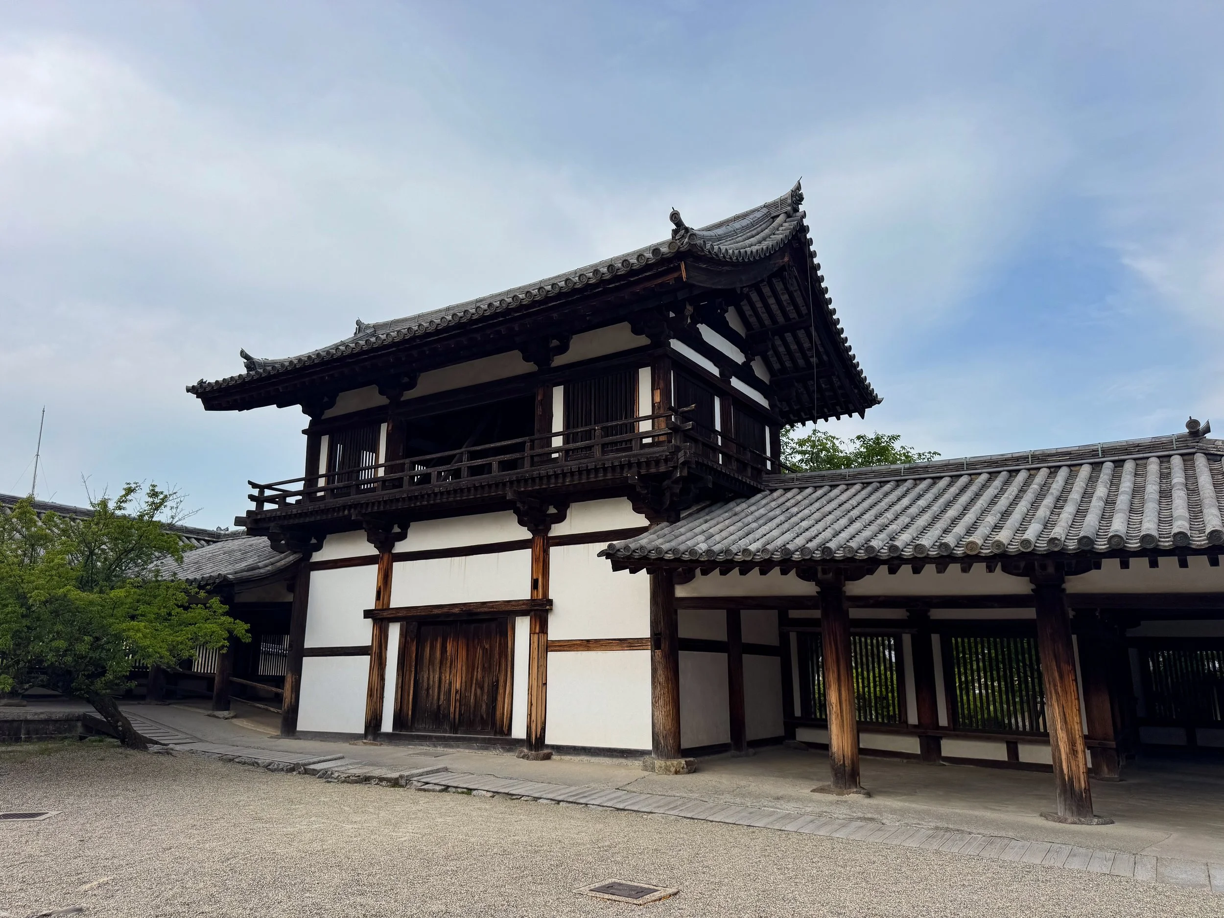 Nara_Horyuji_Temple_05.jpg