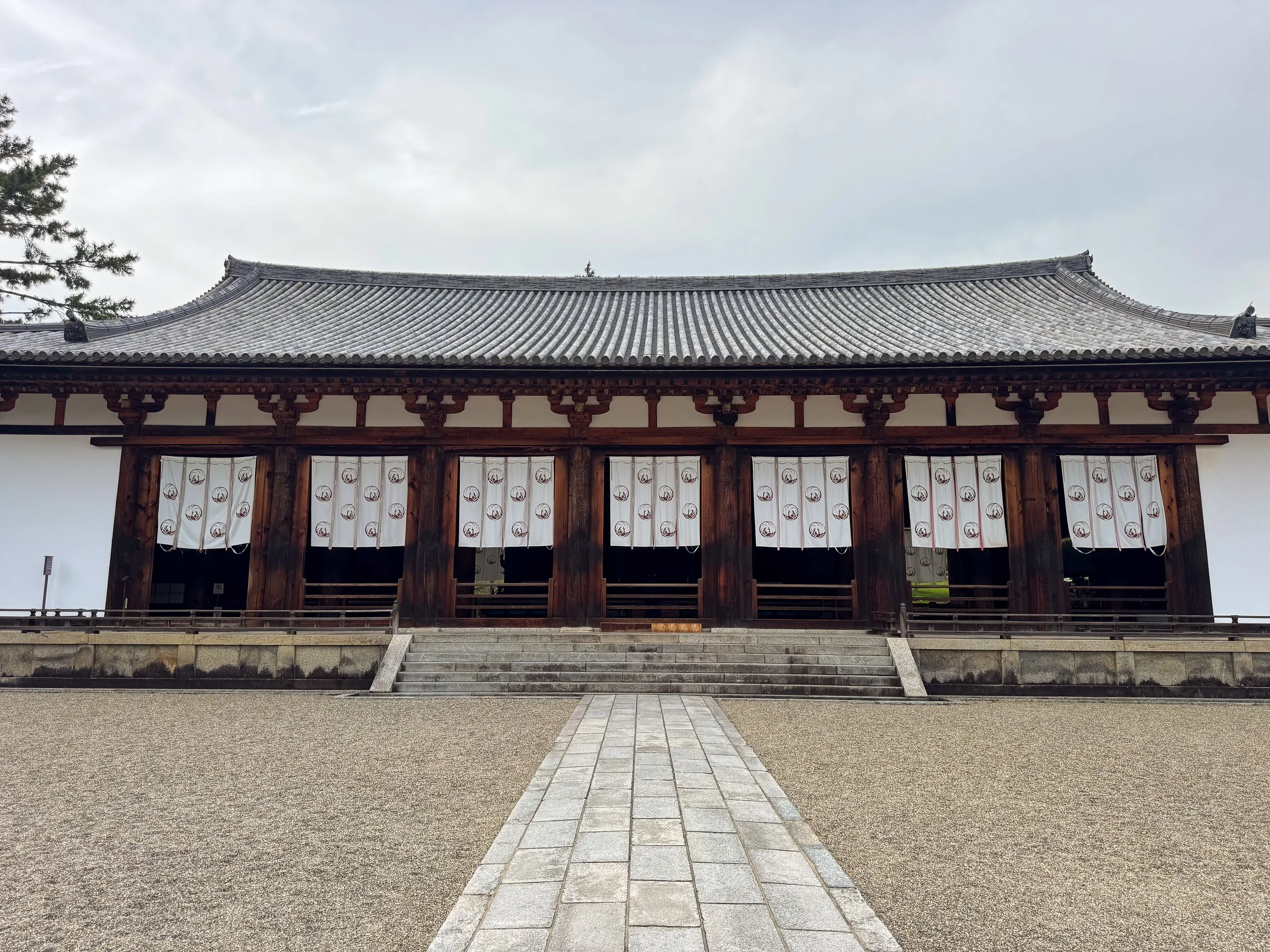 Nara_Horyuji_Temple_06.jpg