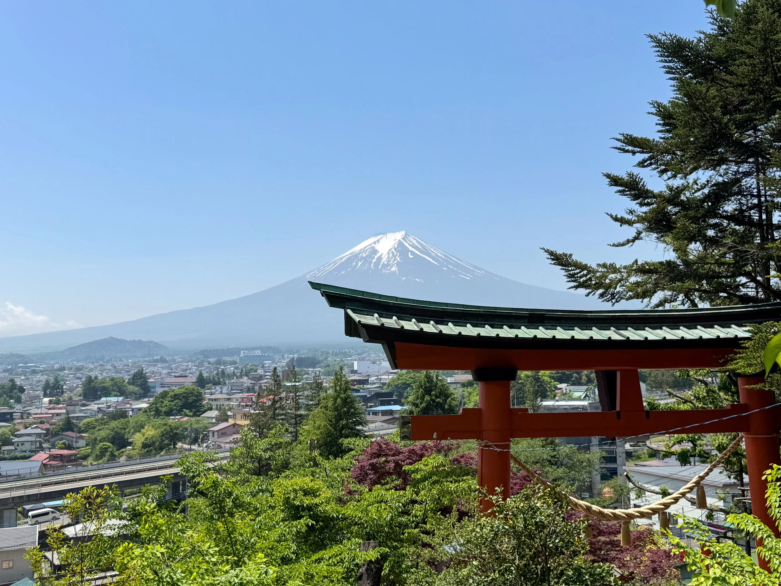 Mt_Fuji_Chureito_Pagoda_04.jpg