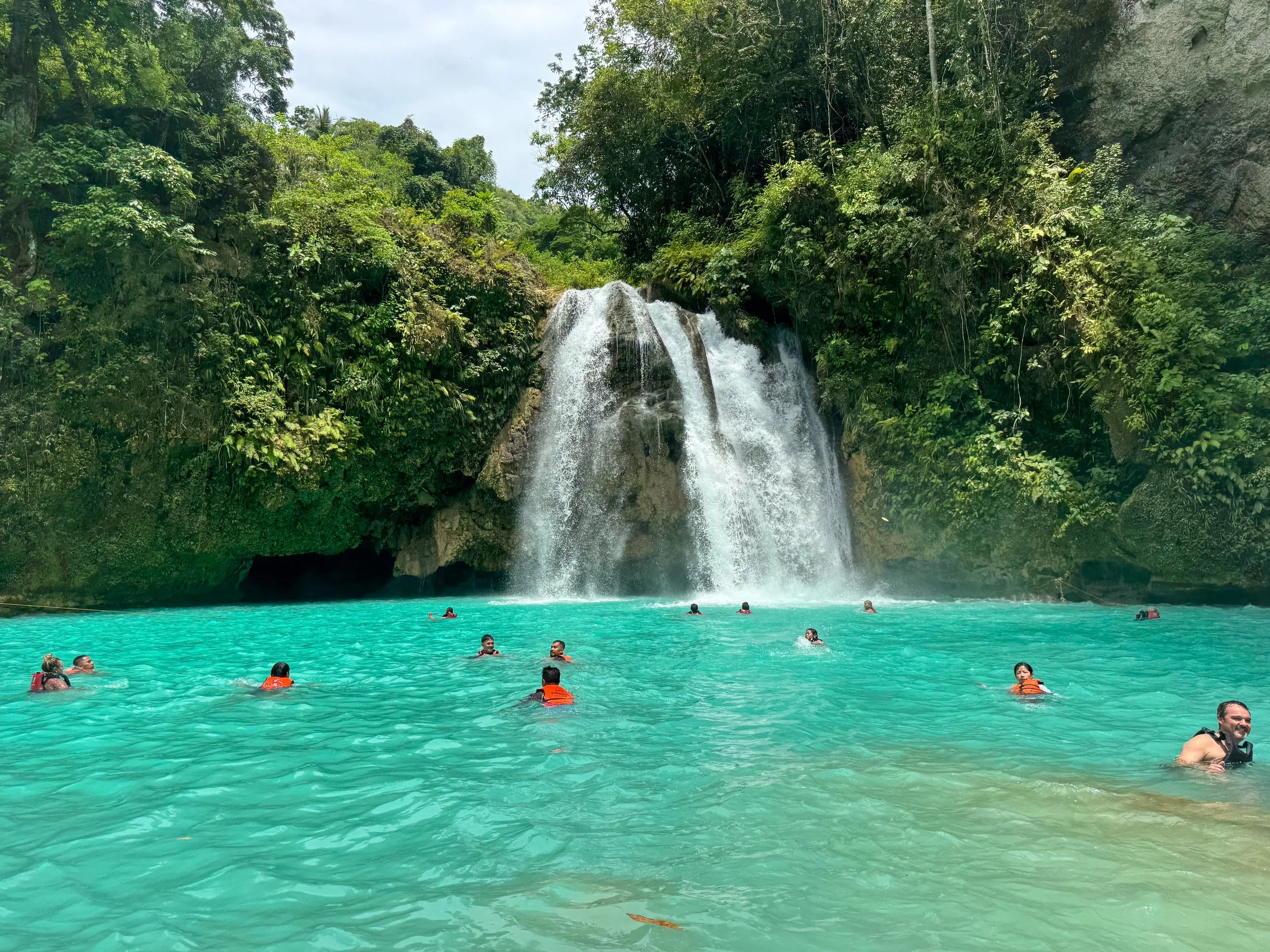 Kawasan_Falls_03.jpg