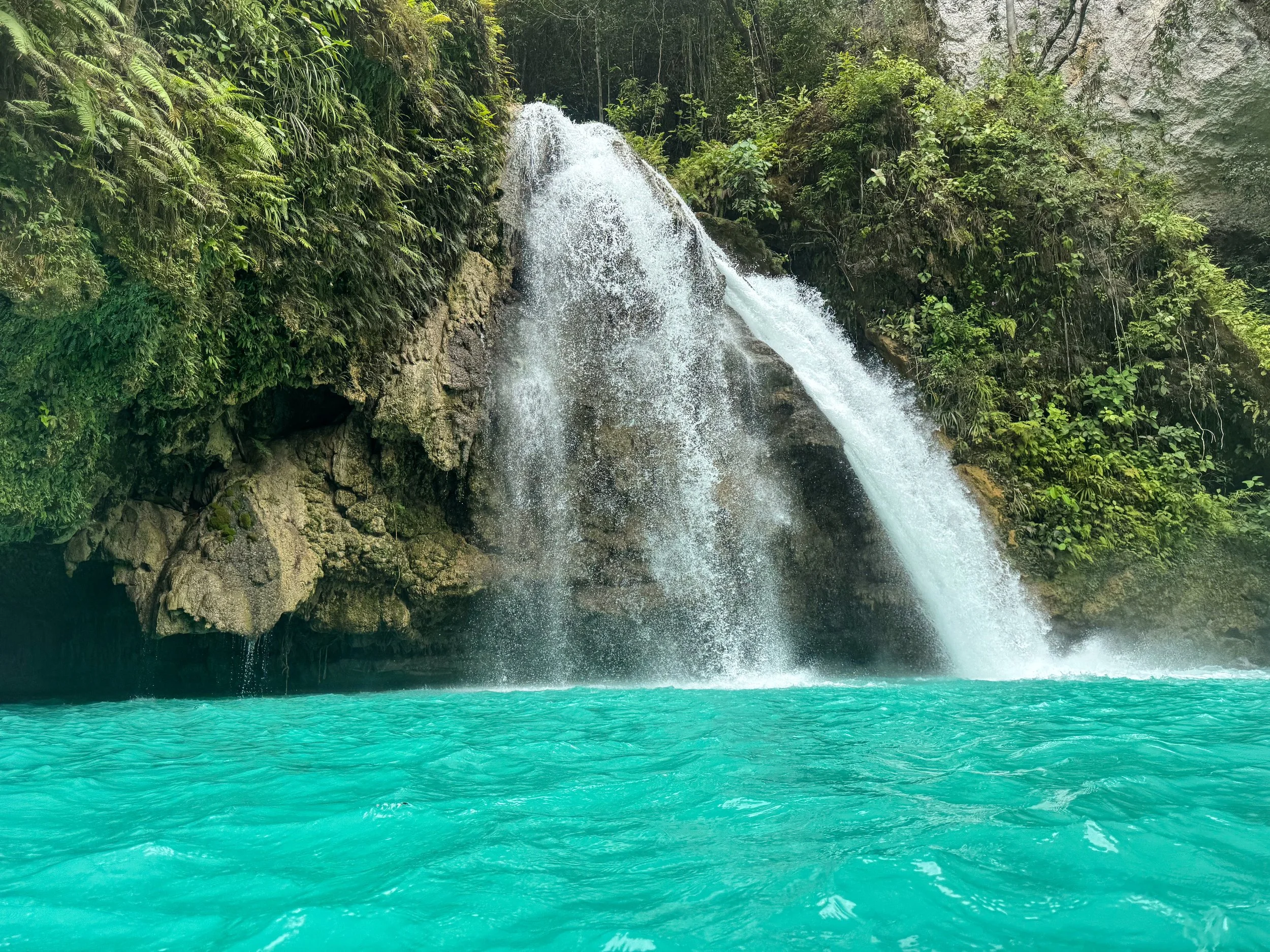 Kawasan_Falls_02.jpg