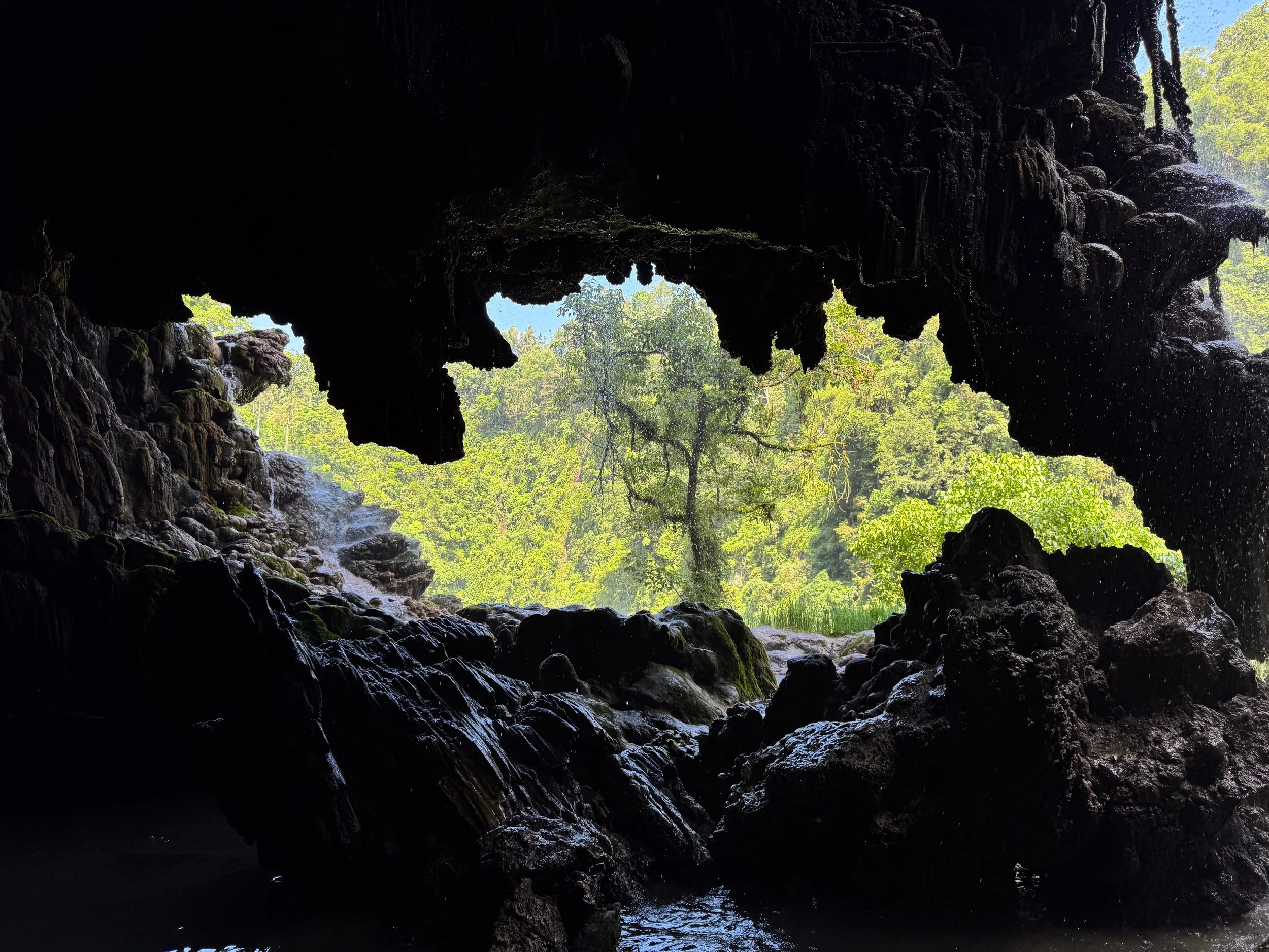 Goa_Tetes_Cave_07.jpg