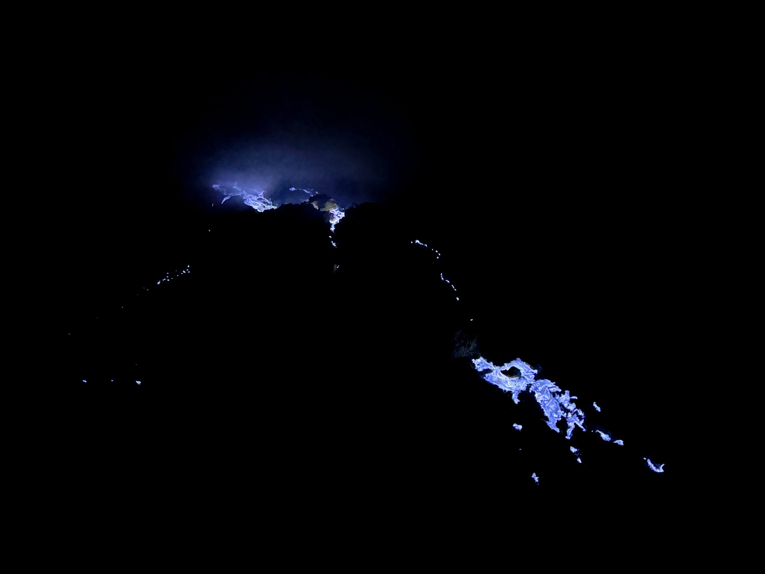 Ijen_Volcano_Blue_Flames_07.jpg