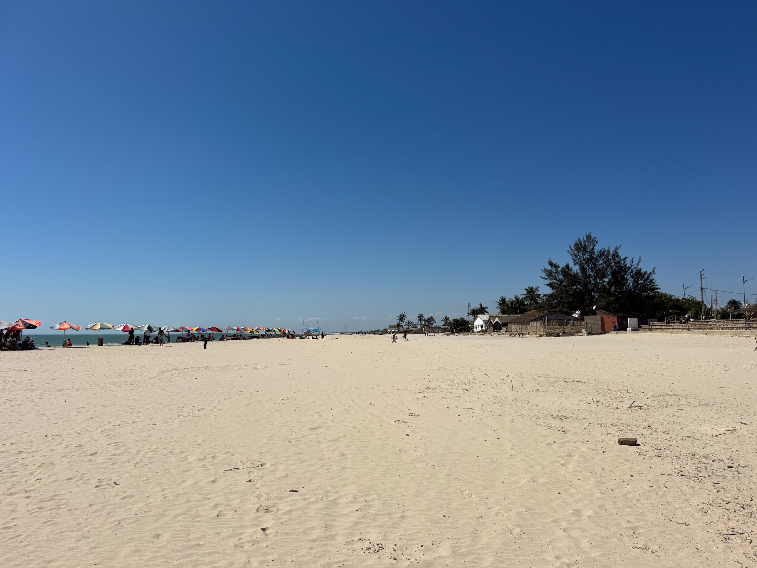 Morondava_Beach_02.jpg