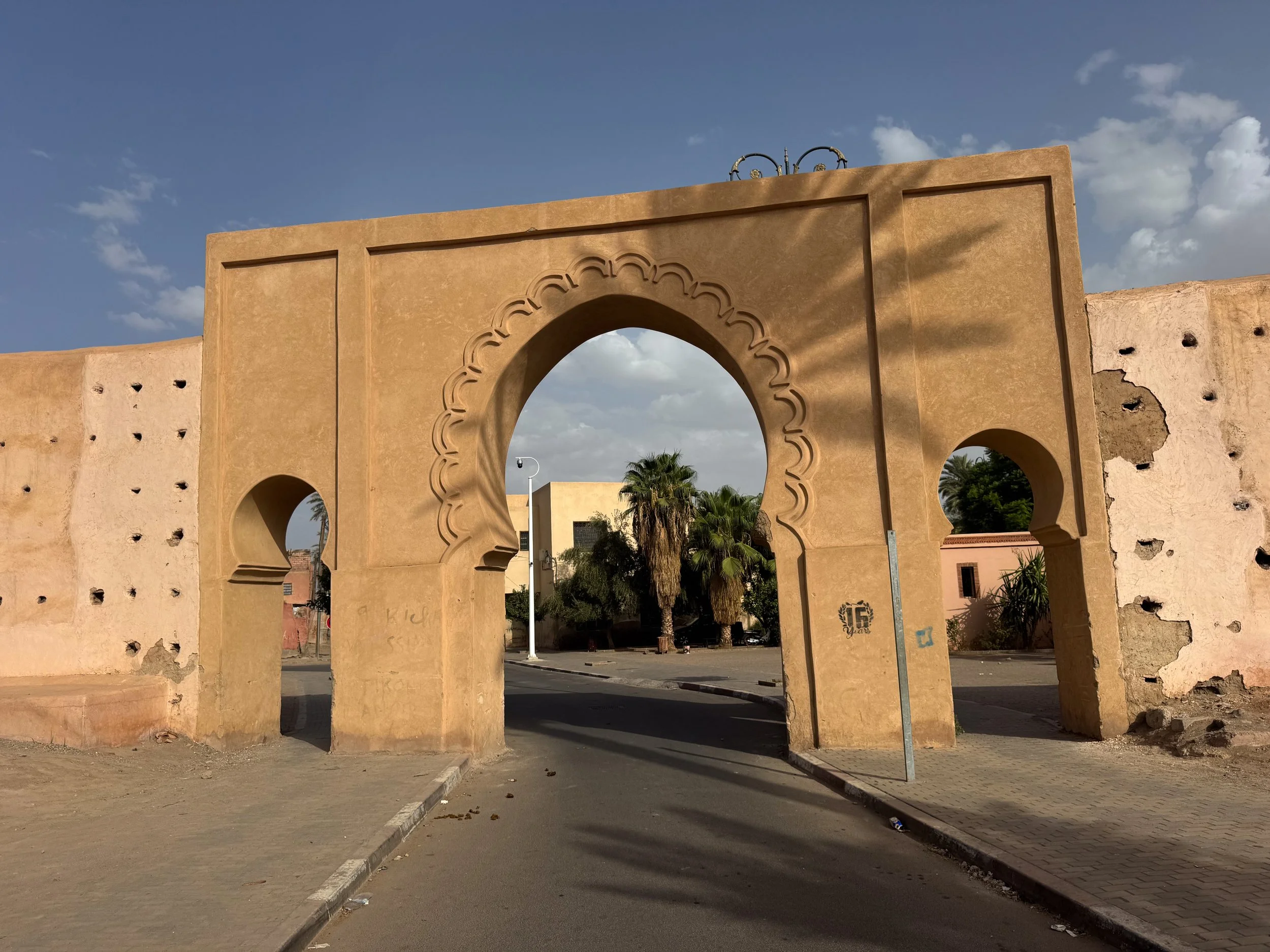 Walls_of_Marrakech_01.jpg
