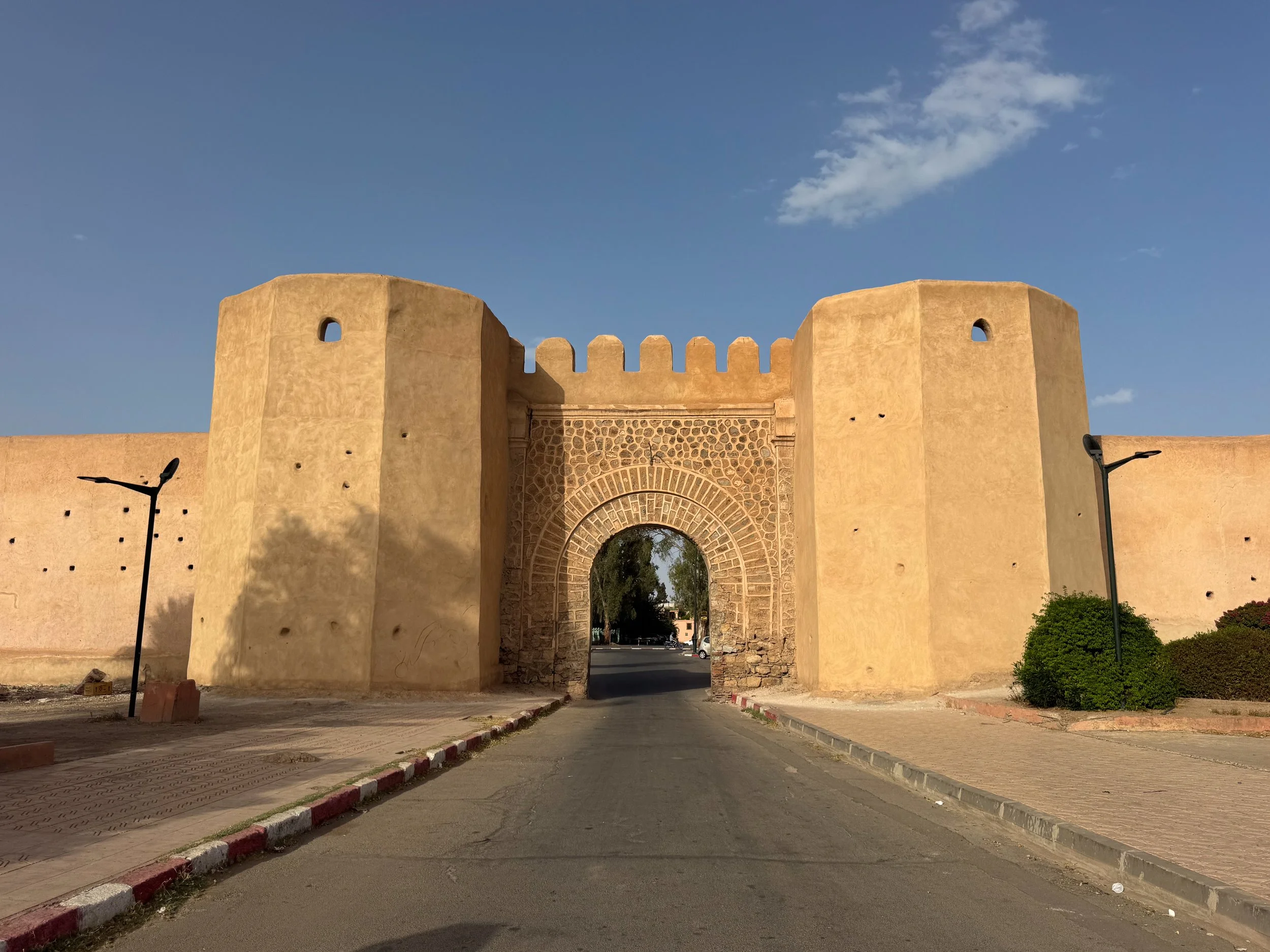 Walls_of_Marrakech_04.jpg