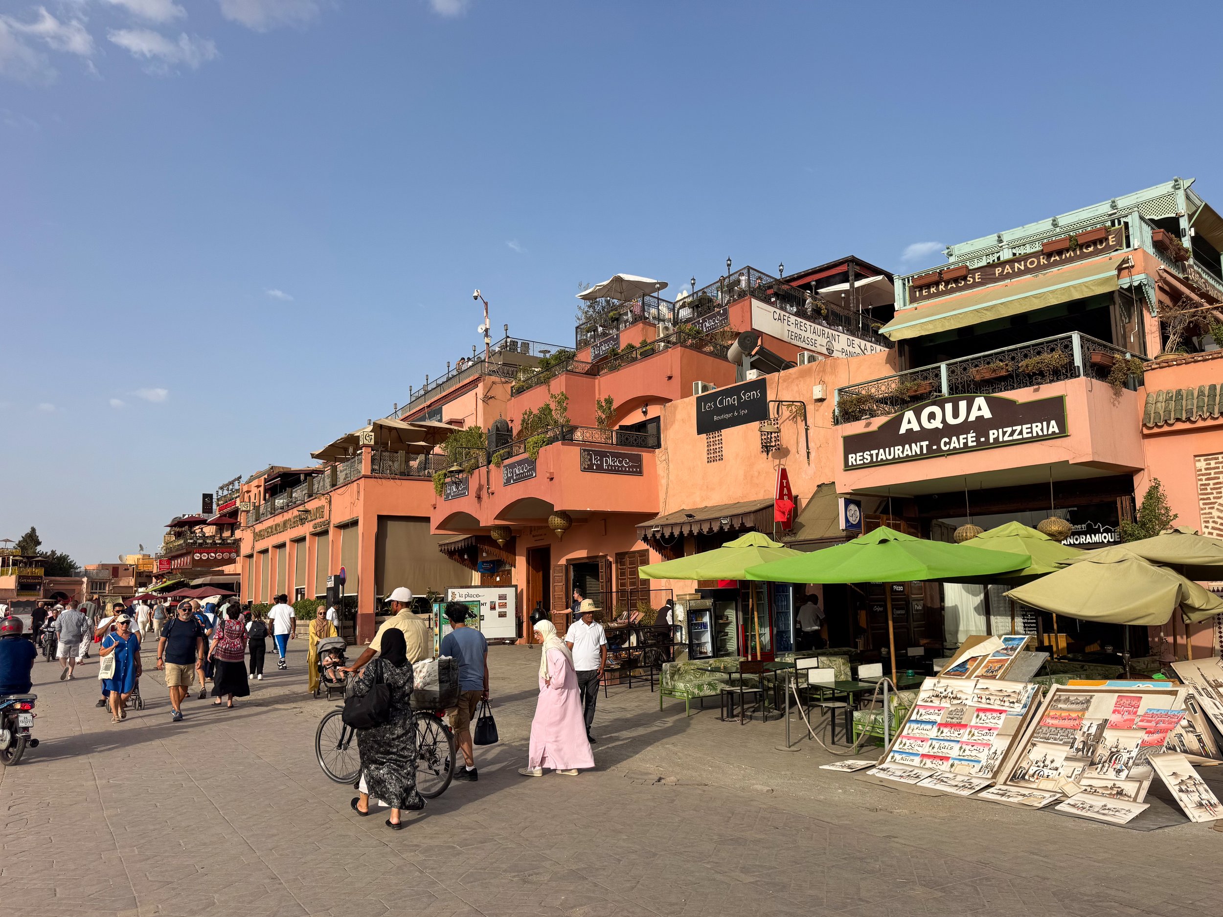 Jemaa_El_Fnaa_Square_03.jpg