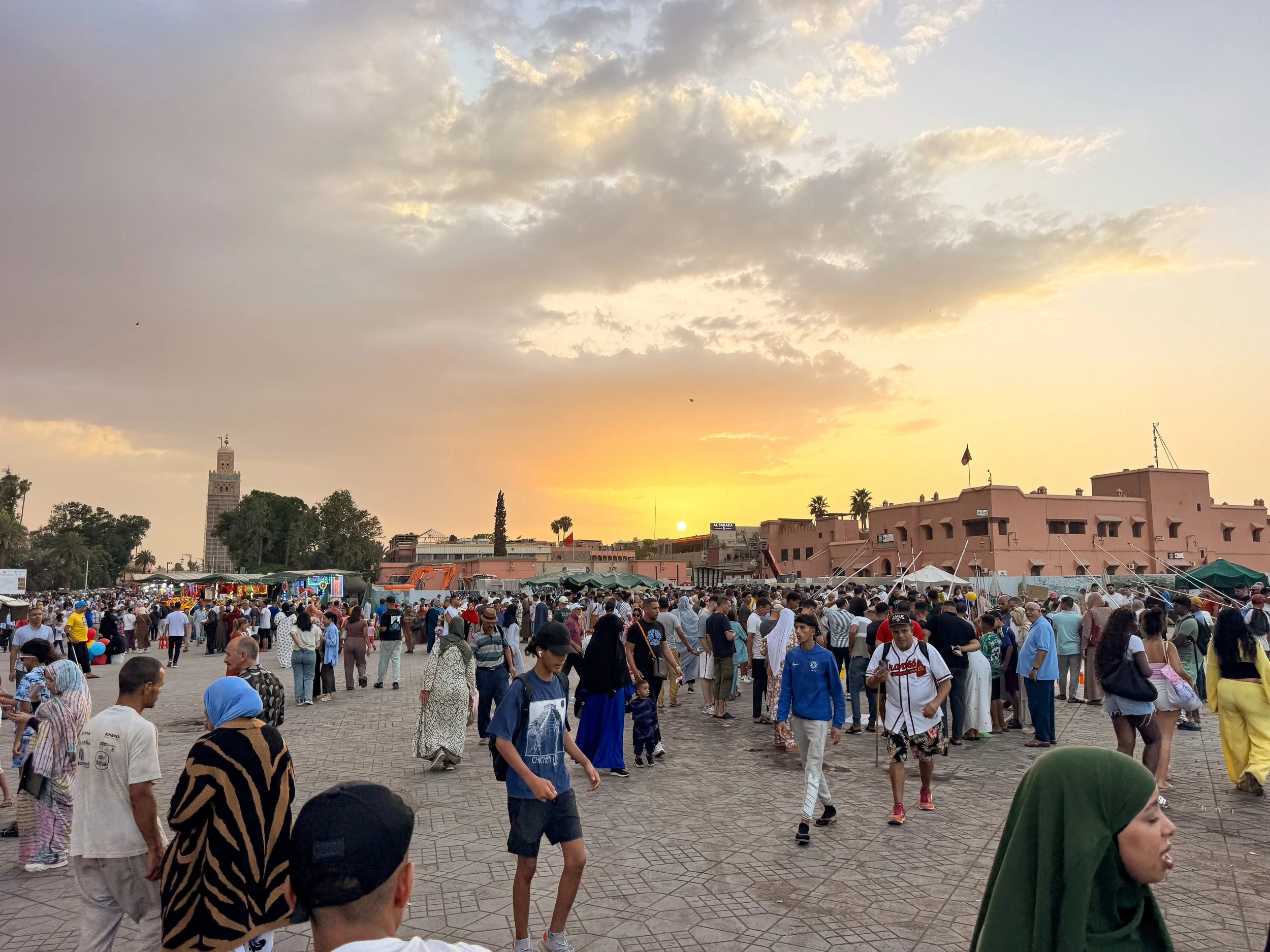 Jemaa_El_Fnaa_Square_06.jpg