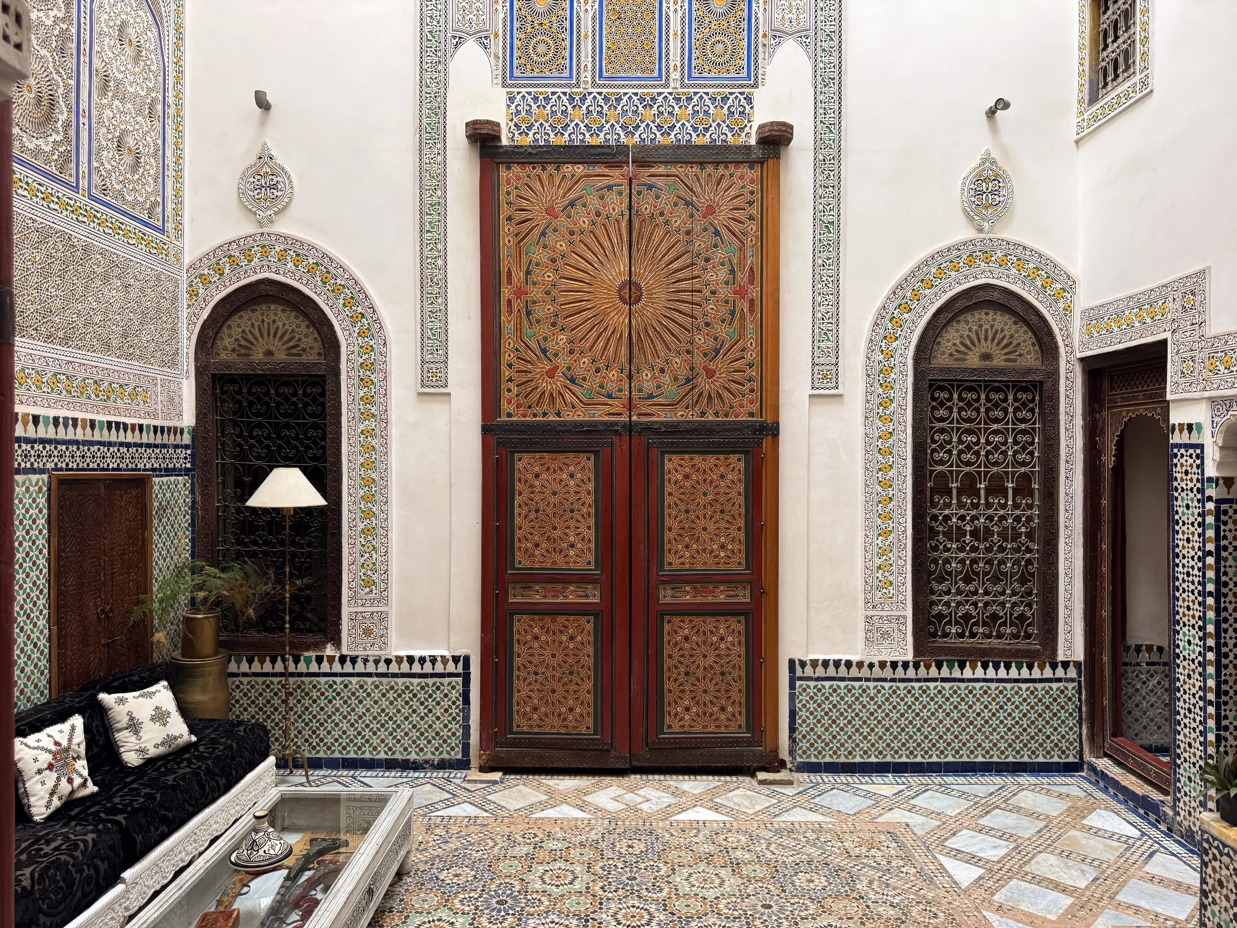 Riad_in_Old_Fes_Place_Seffarine_02.jpg