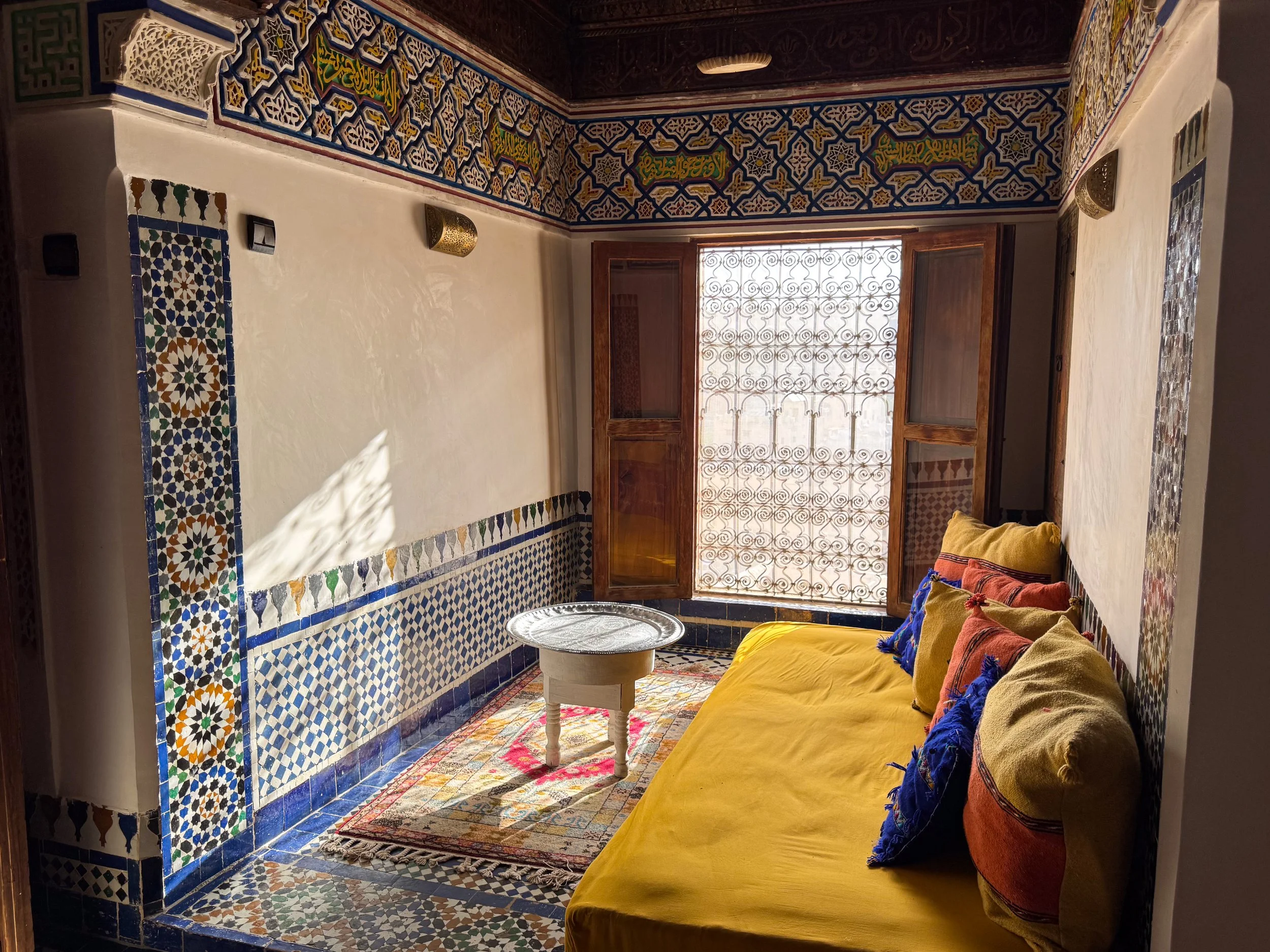 Riad_in_Old_Fes_Place_Seffarine_05.jpg