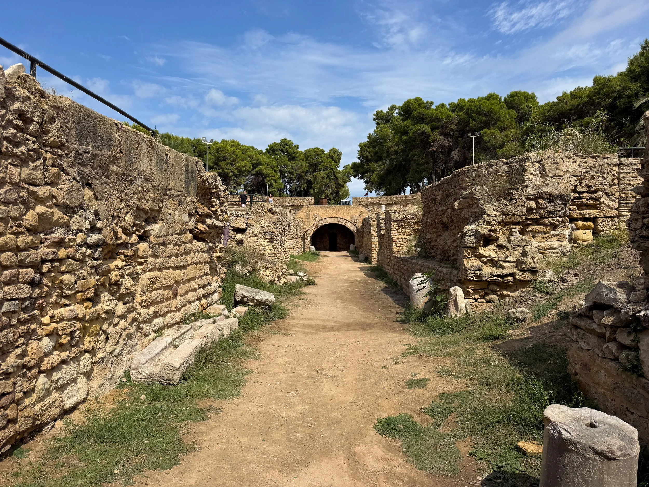 The_ Amphitheater_of_Carthage_02.jpg