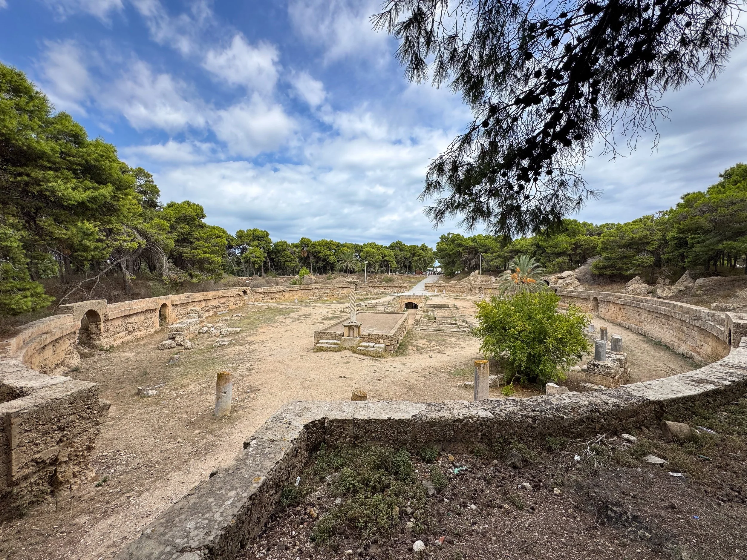 The_ Amphitheater_of_Carthage_01.jpg